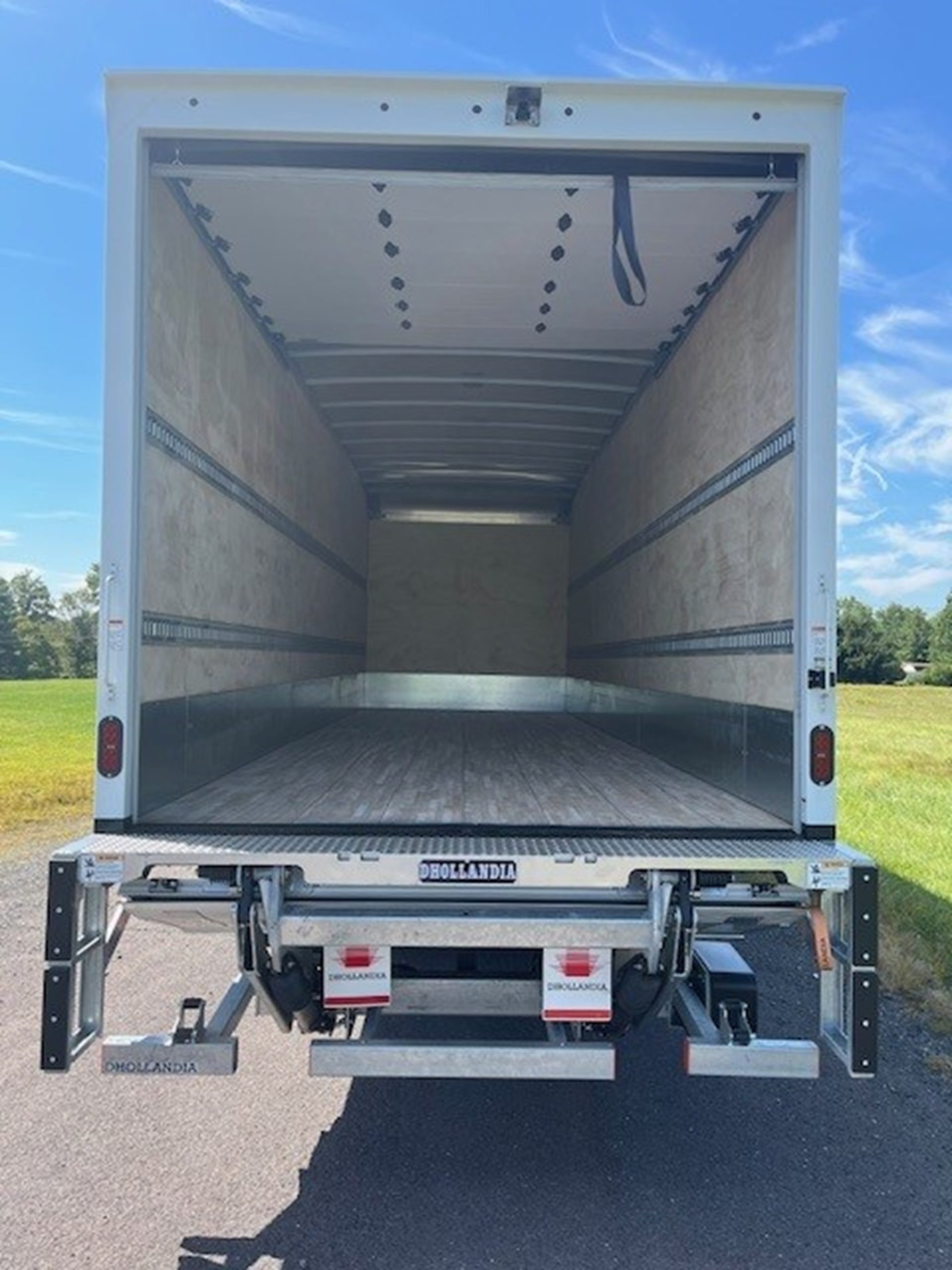 2025 ISUZU FTR - image 5 of 6