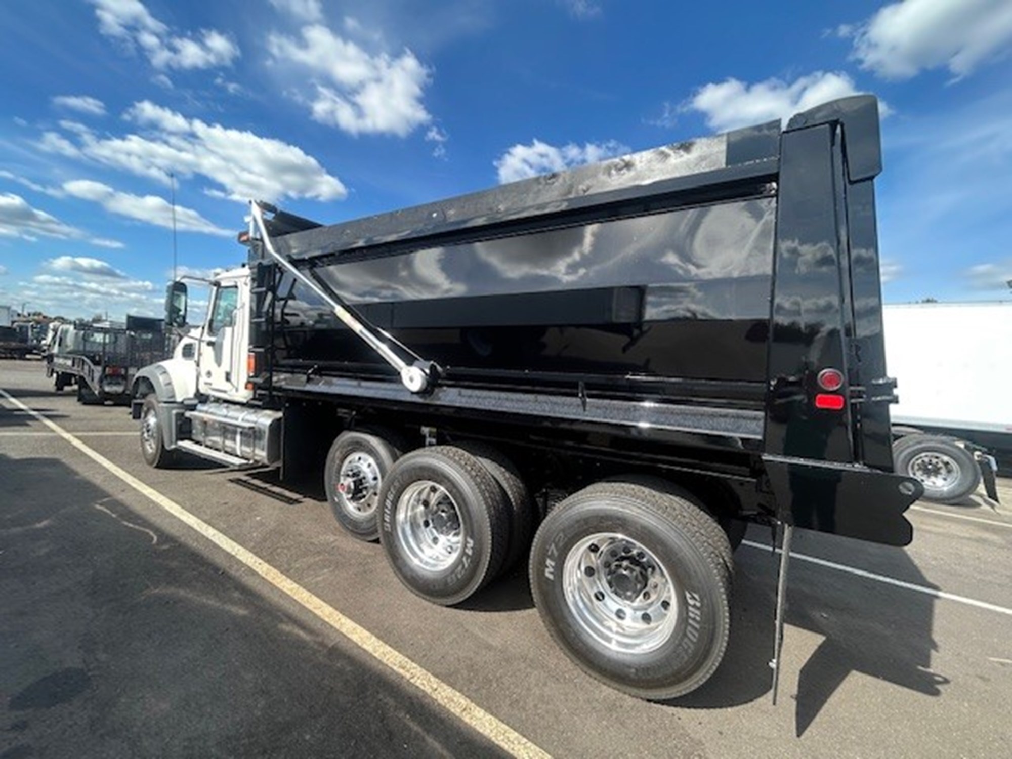 2026 MACK GR64FR - image 2 of 3