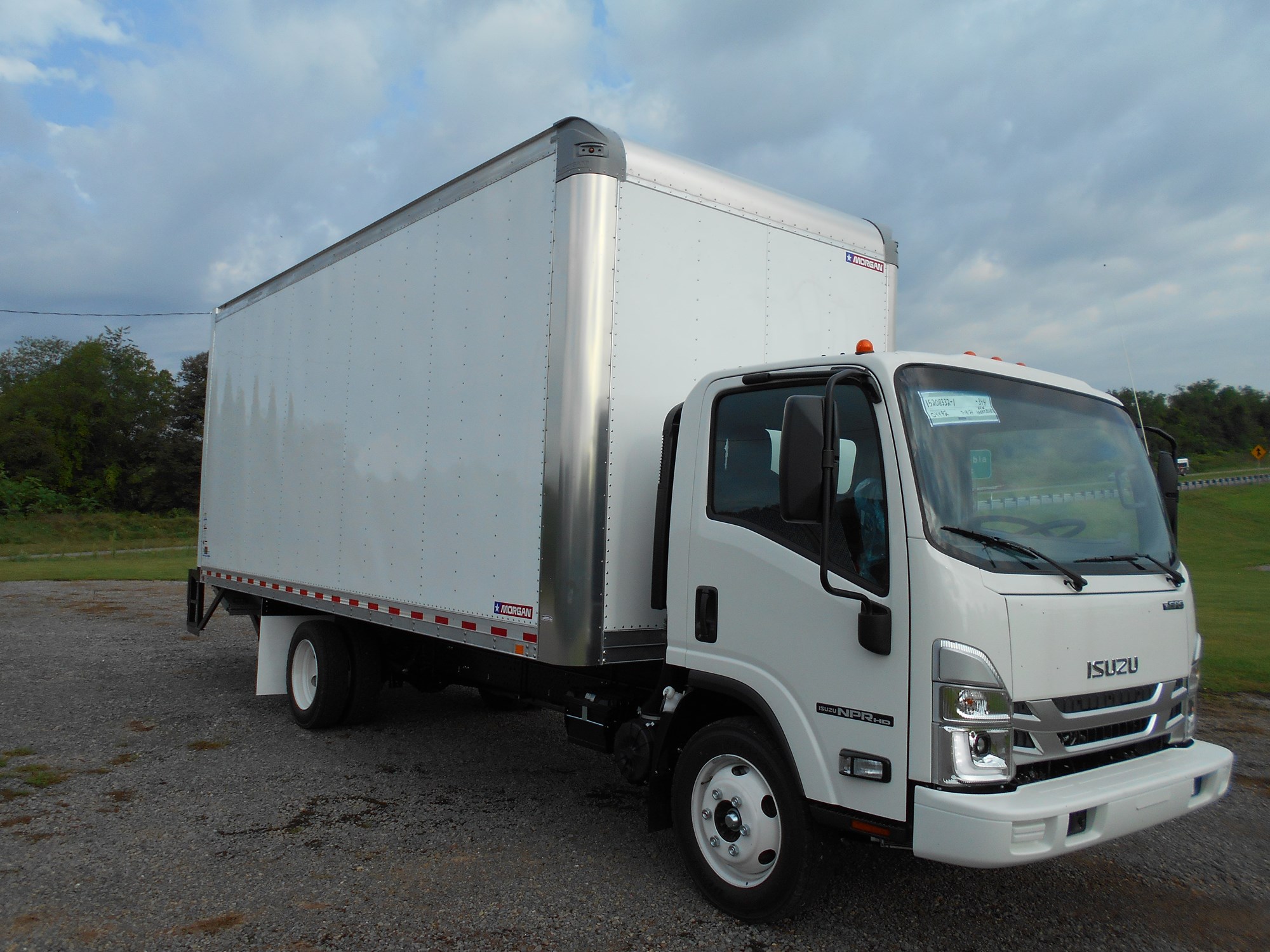 2025 ISUZU NPR HD GAS - image 2 of 6
