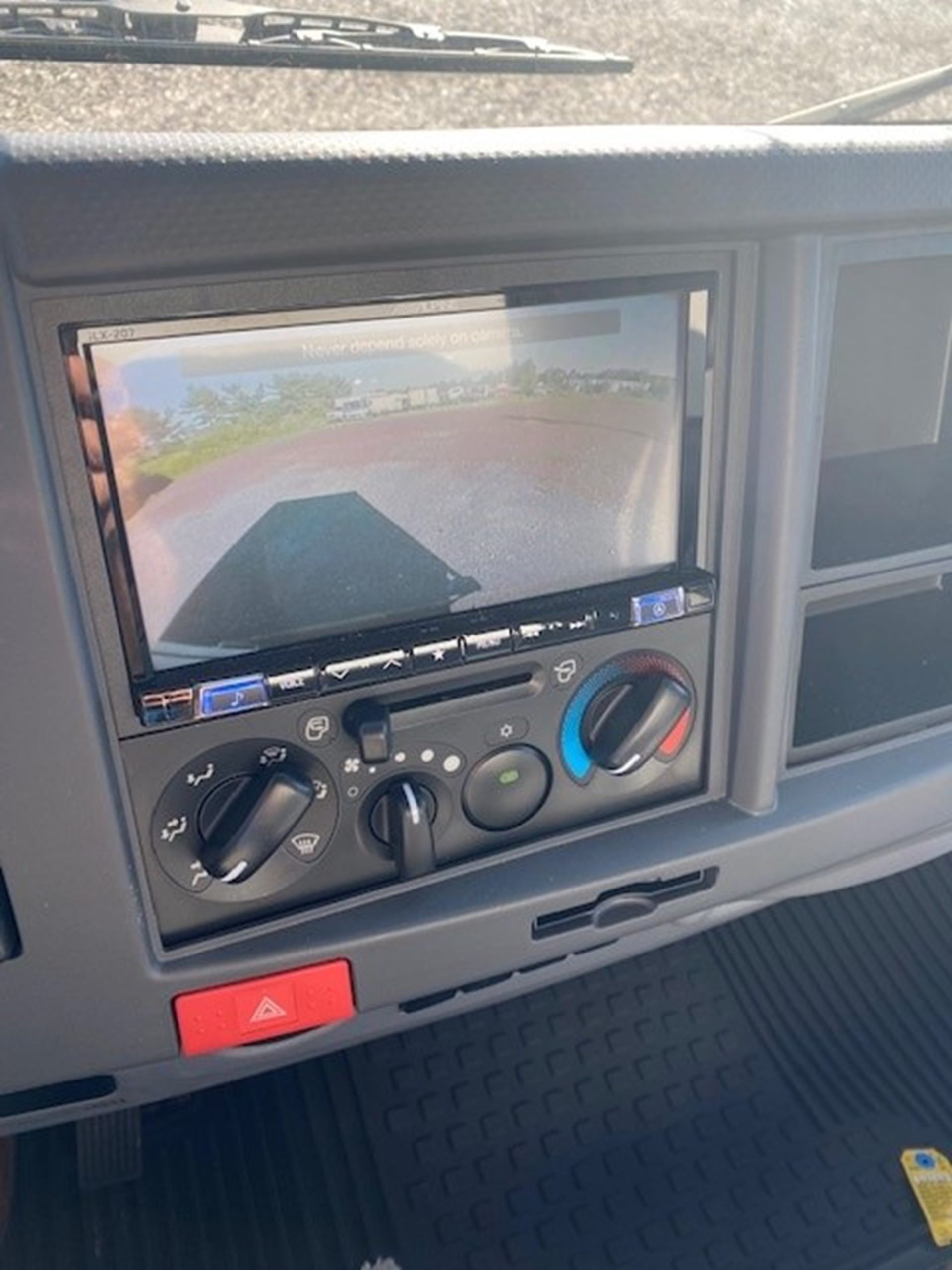 2025 ISUZU NPR HD GAS - image 3 of 6