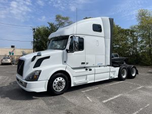2018 VOLVO VNL64T670 1116133-01