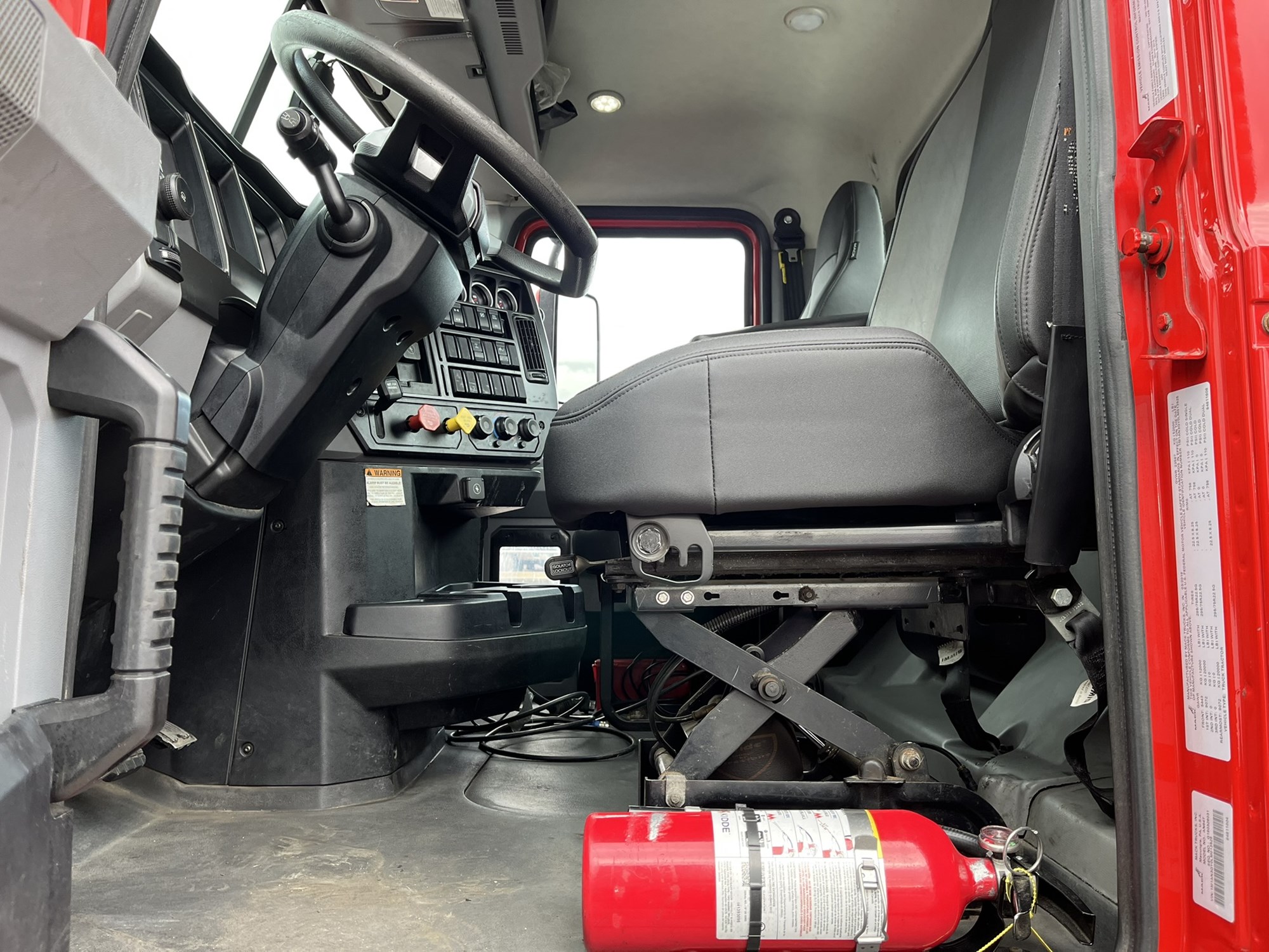 2020 MACK AN64T 1000052-07 2020 MACK AN64T 1000052-07