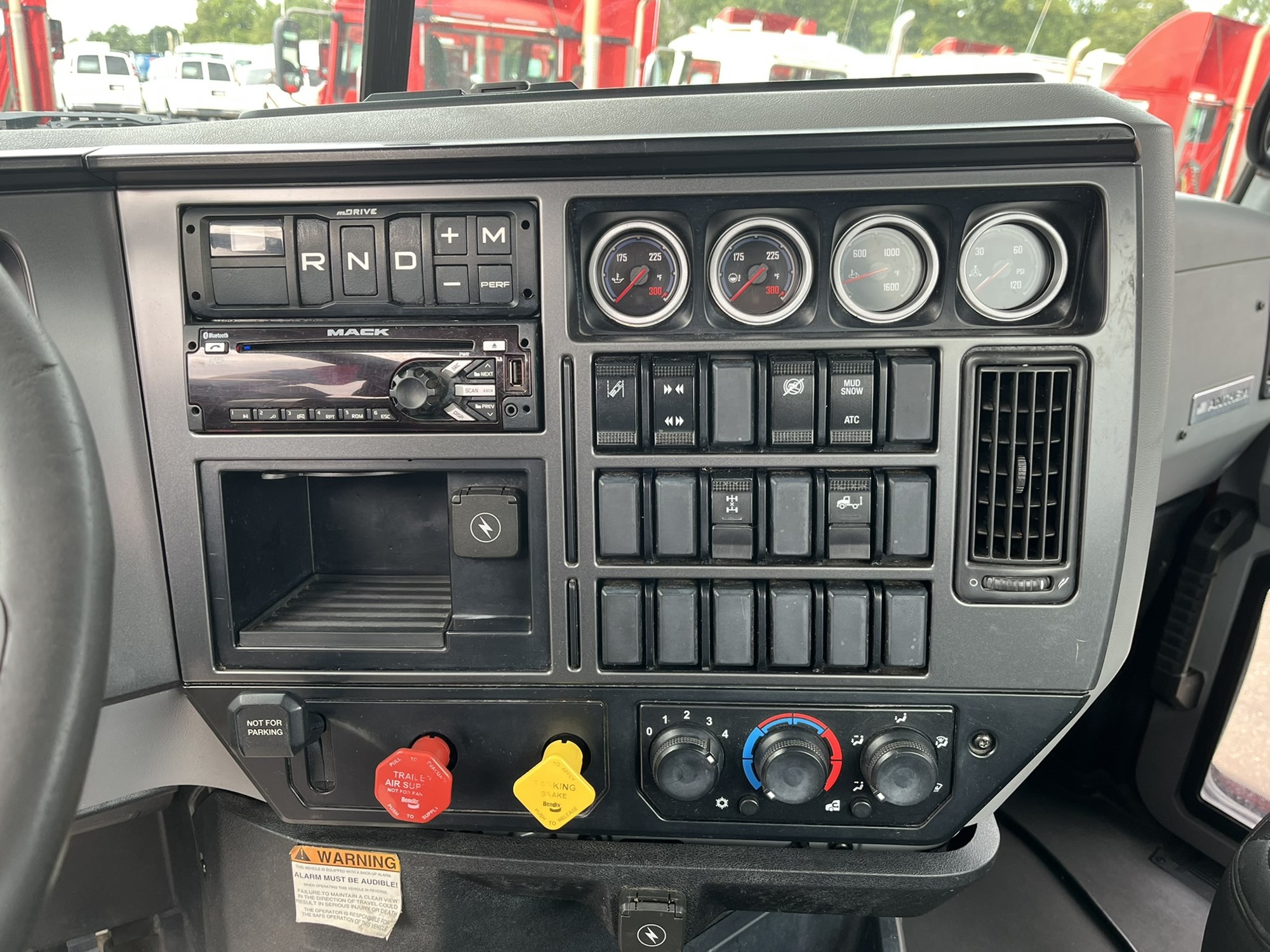 2020 MACK AN64T 1000055-10 2020 MACK AN64T 1000055-10