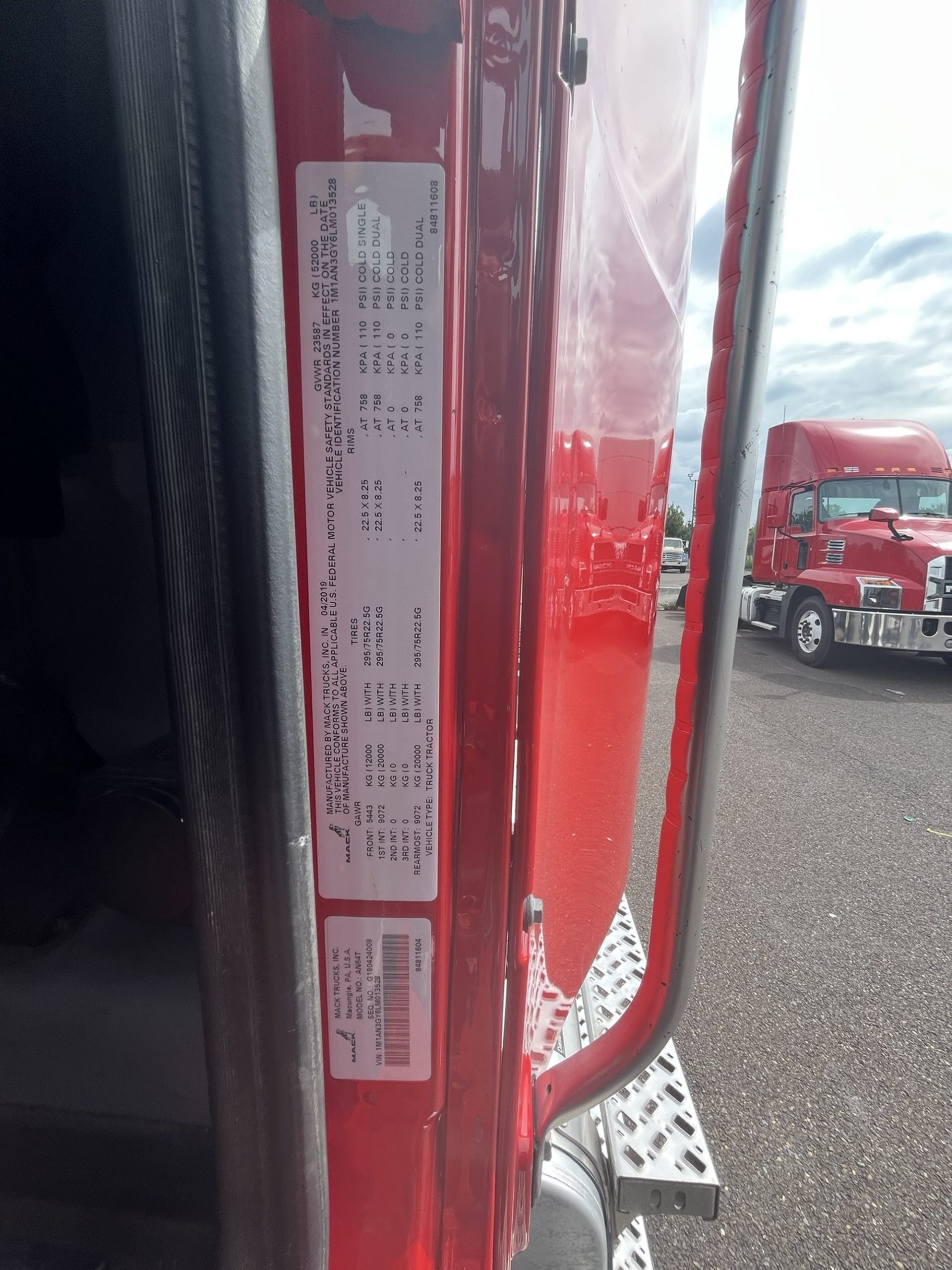 2020 MACK AN64T 1000055-12 2020 MACK AN64T 1000055-12