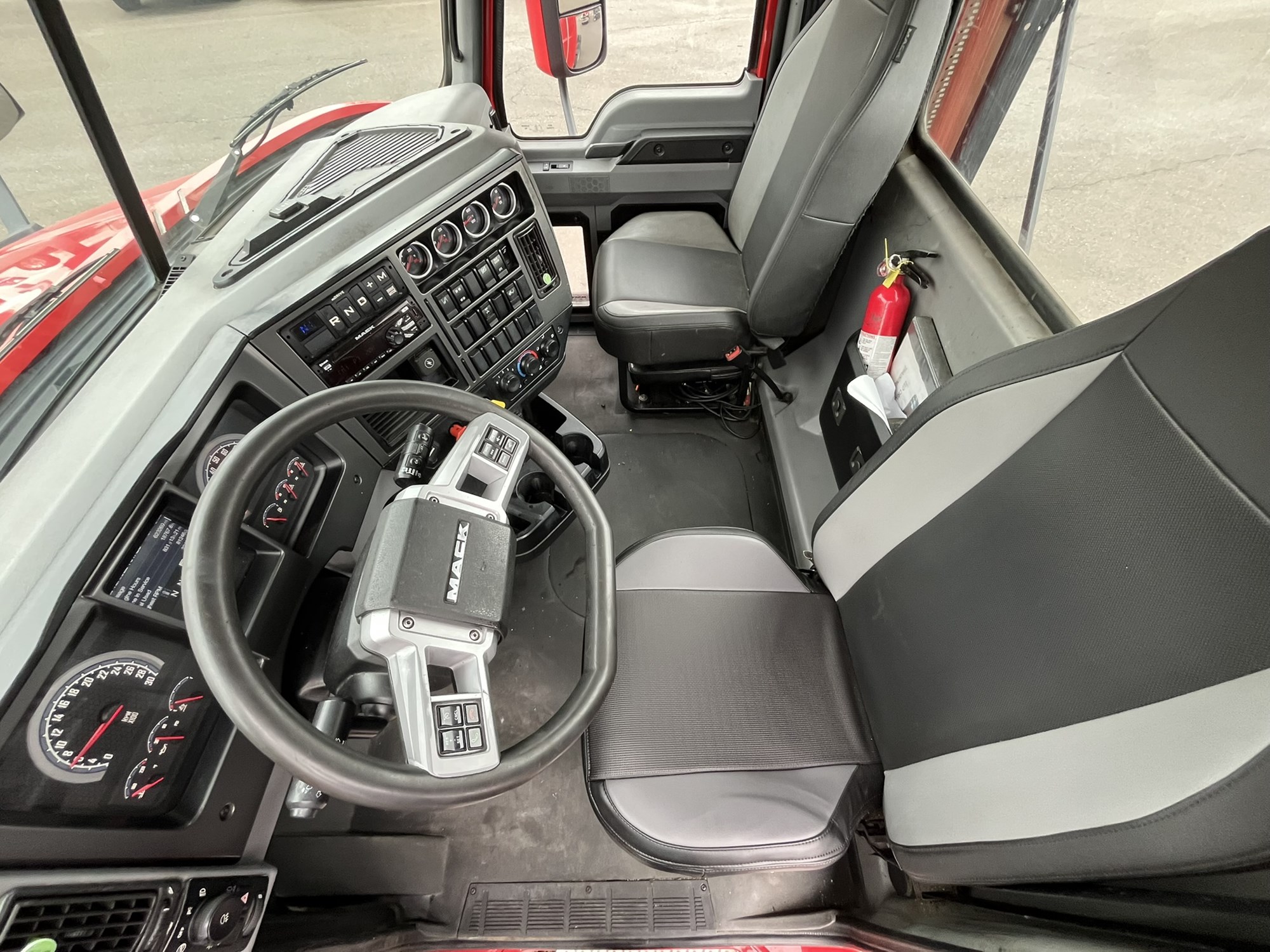 2020 MACK AN64T 1000056-11 2020 MACK AN64T 1000056-11