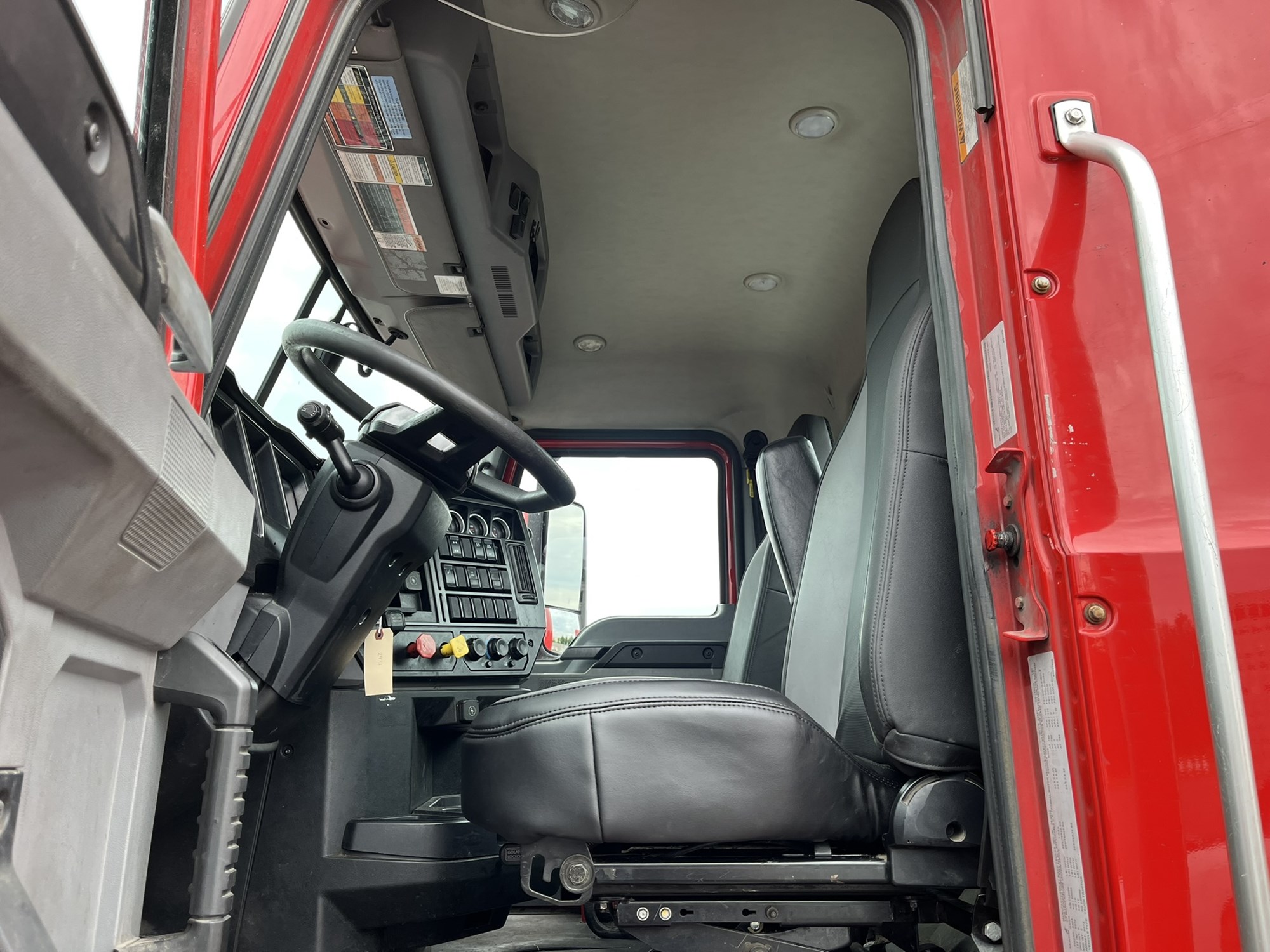 2020 MACK AN64T 1000061-07 2020 MACK AN64T 1000061-07