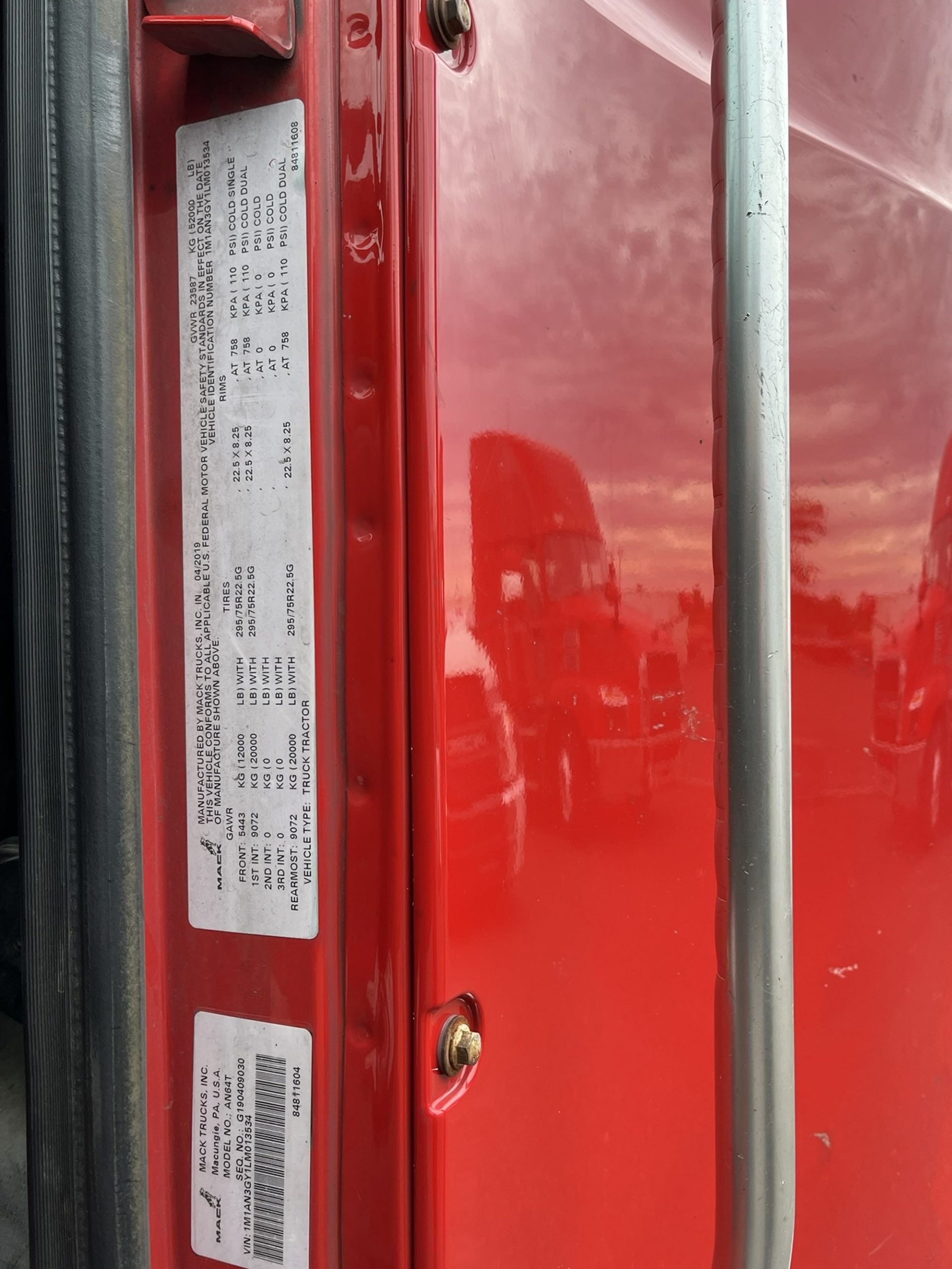 2020 MACK AN64T 1000061-12 2020 MACK AN64T 1000061-12