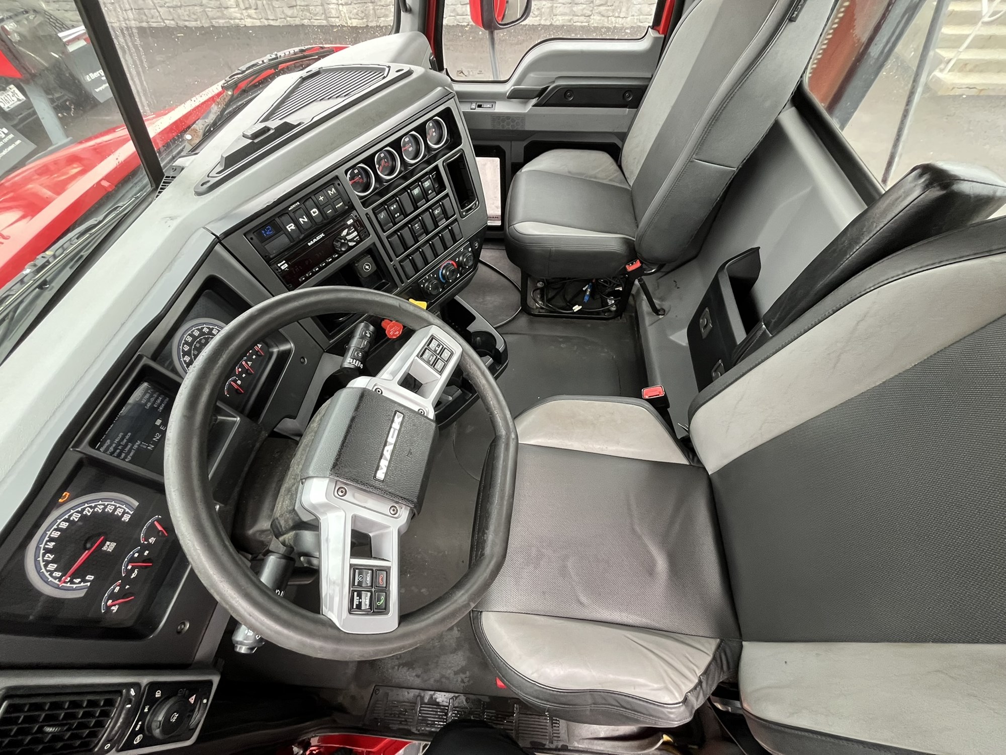 2020 MACK AN64T 1000065-11 2020 MACK AN64T 1000065-11