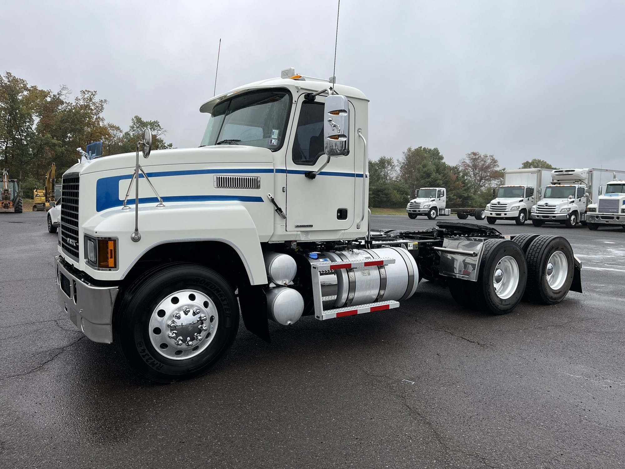 2020 MACK PI64T 2020 MACK PI64T - image 1 of 6