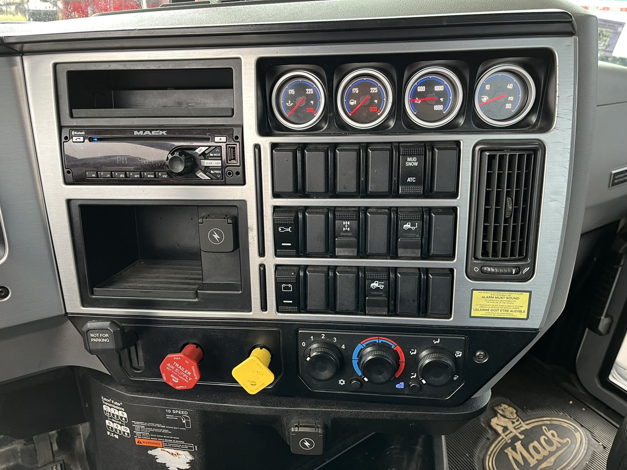 2020 MACK PI64T 1000749-10 2020 MACK PI64T 1000749-10