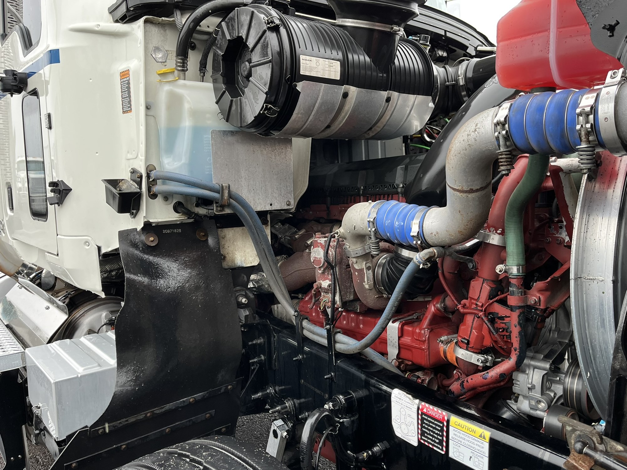 2020 MACK PI64T 1000749-16 2020 MACK PI64T 1000749-16