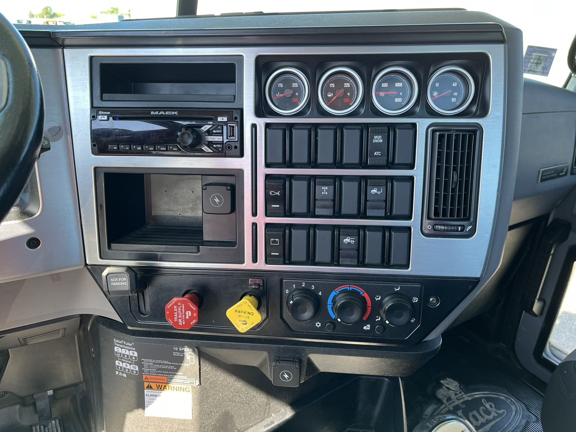 2020 MACK PI64T 1000750-10 2020 MACK PI64T 1000750-10