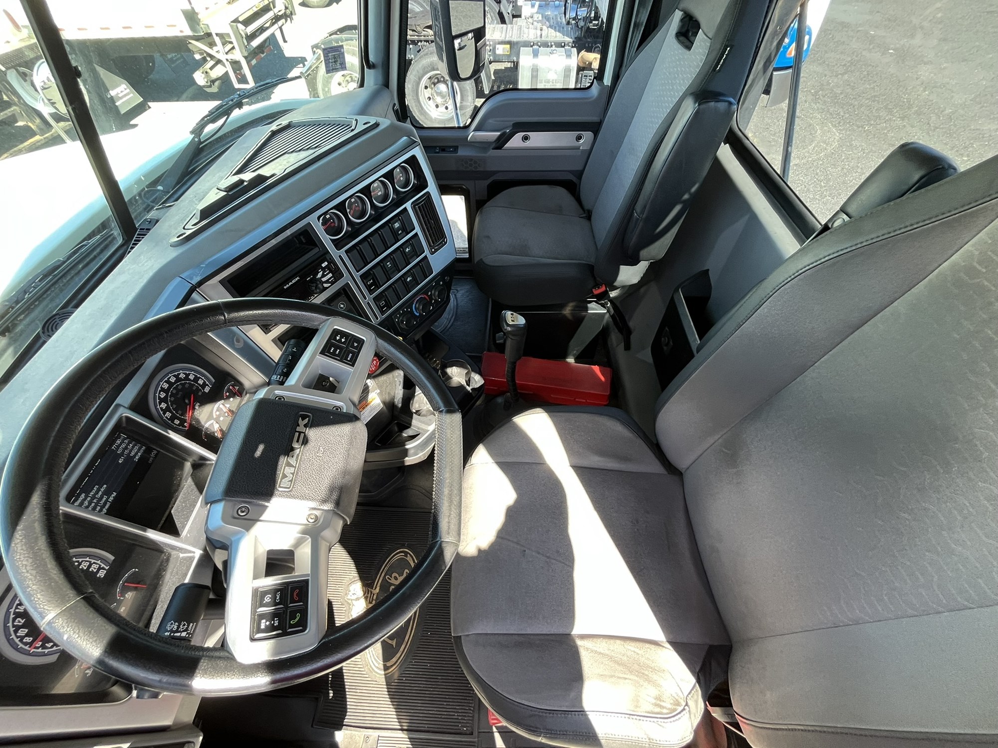 2020 MACK PI64T 1000750-12 2020 MACK PI64T 1000750-12