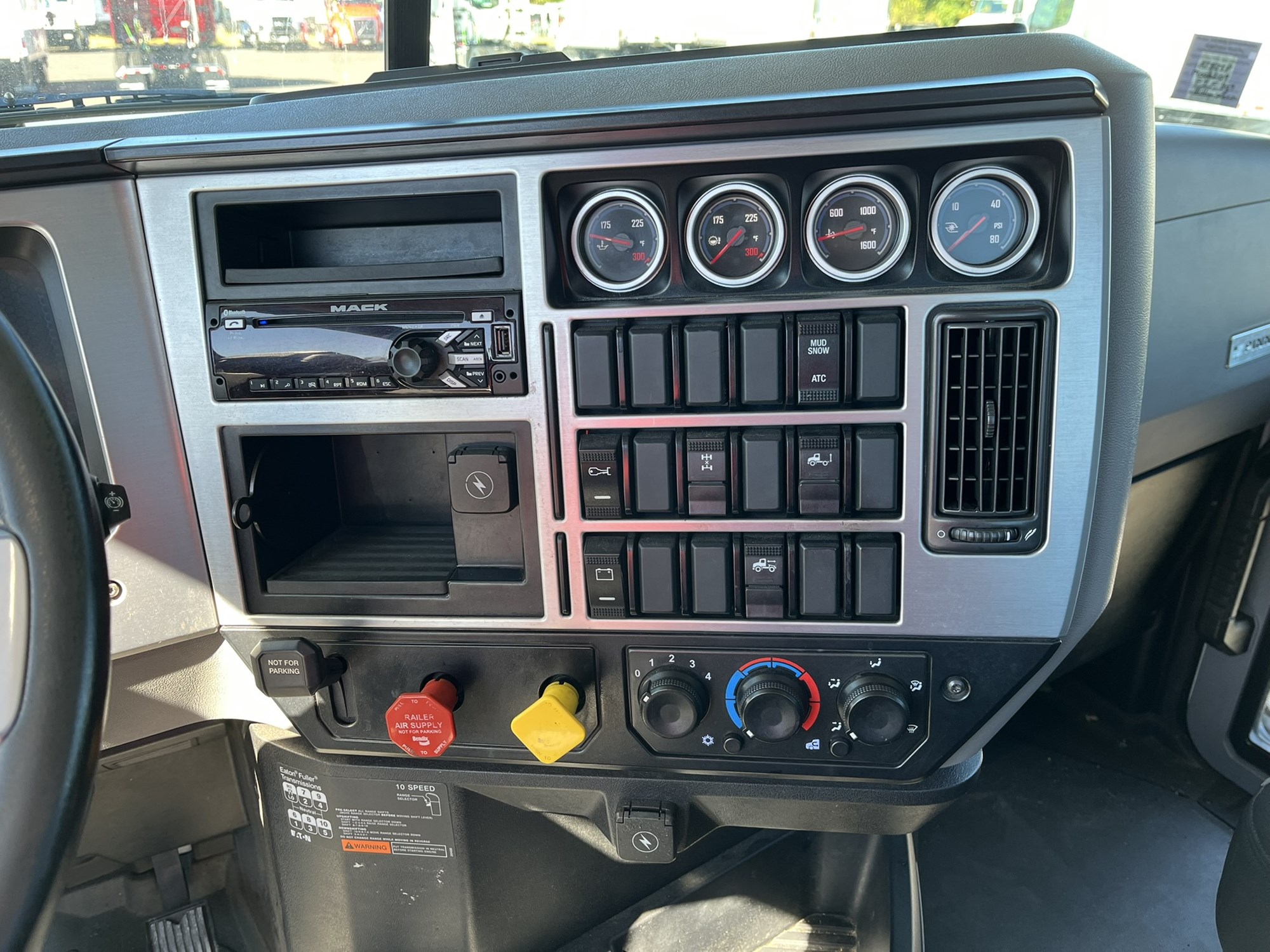 2020 MACK PI64T 1000751-10 2020 MACK PI64T 1000751-10