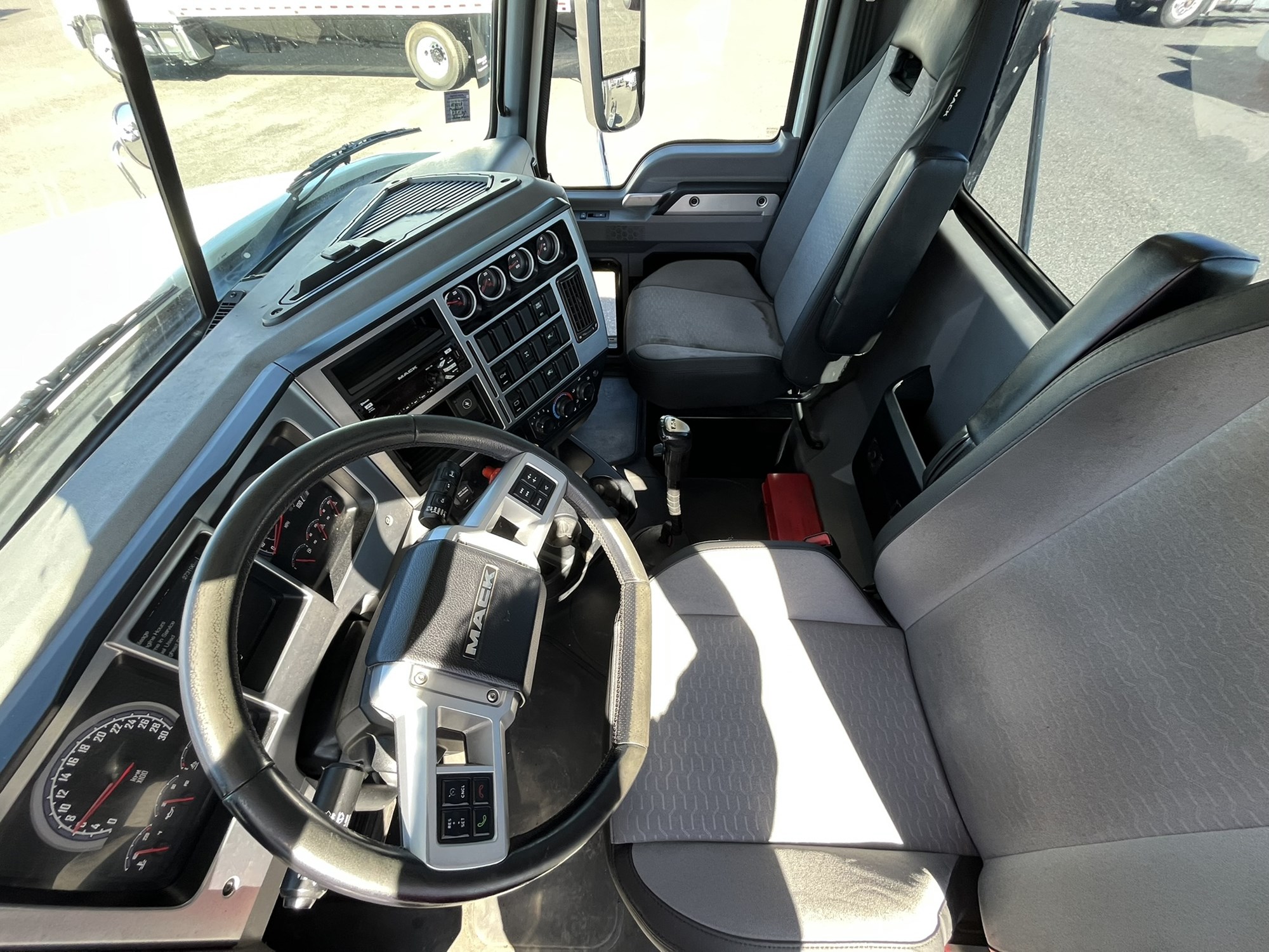 2020 MACK PI64T 1000751-12 2020 MACK PI64T 1000751-12