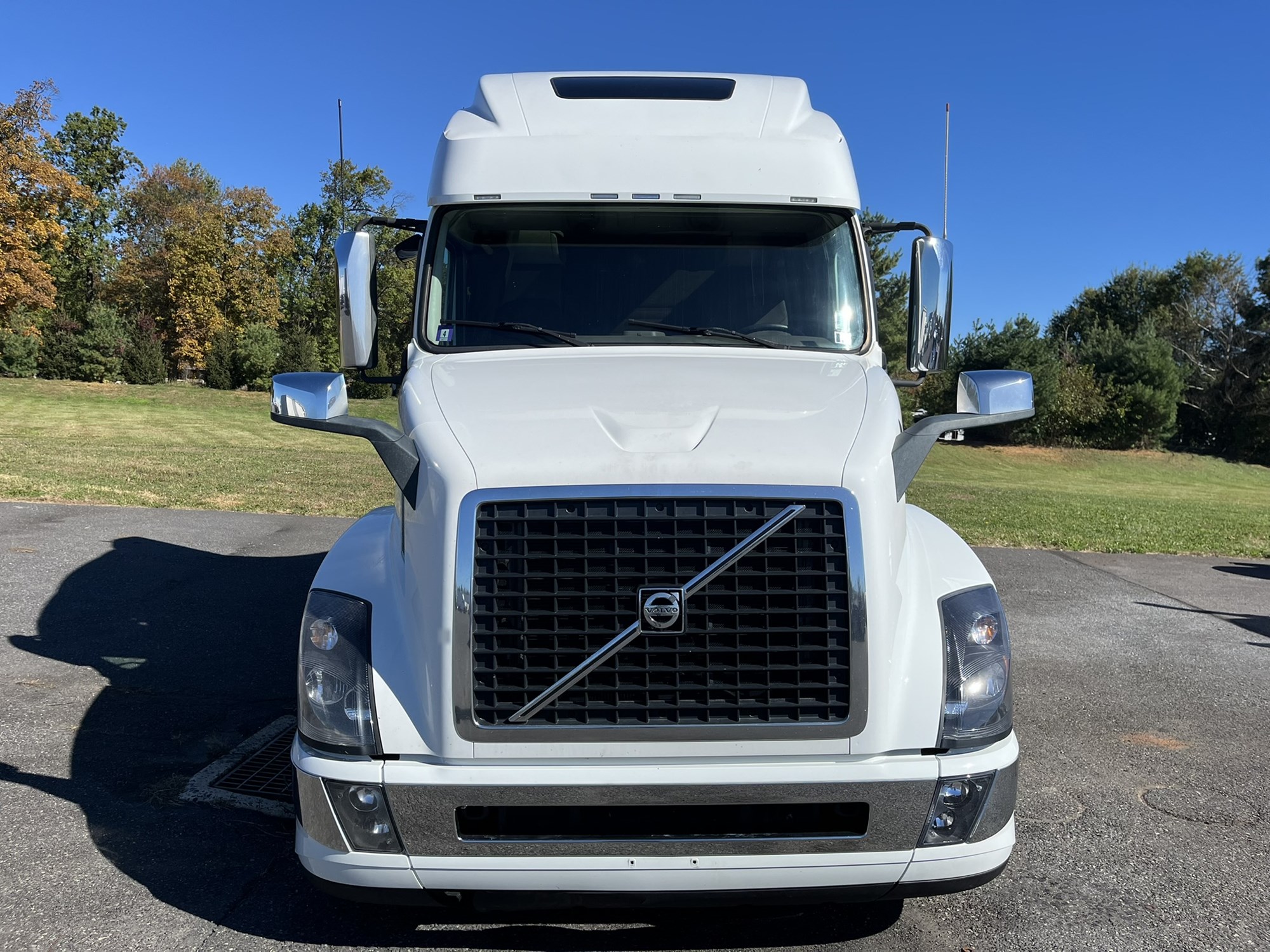 2018 VOLVO VNL64T670 1000991-02 2018 VOLVO VNL64T670 1000991-02