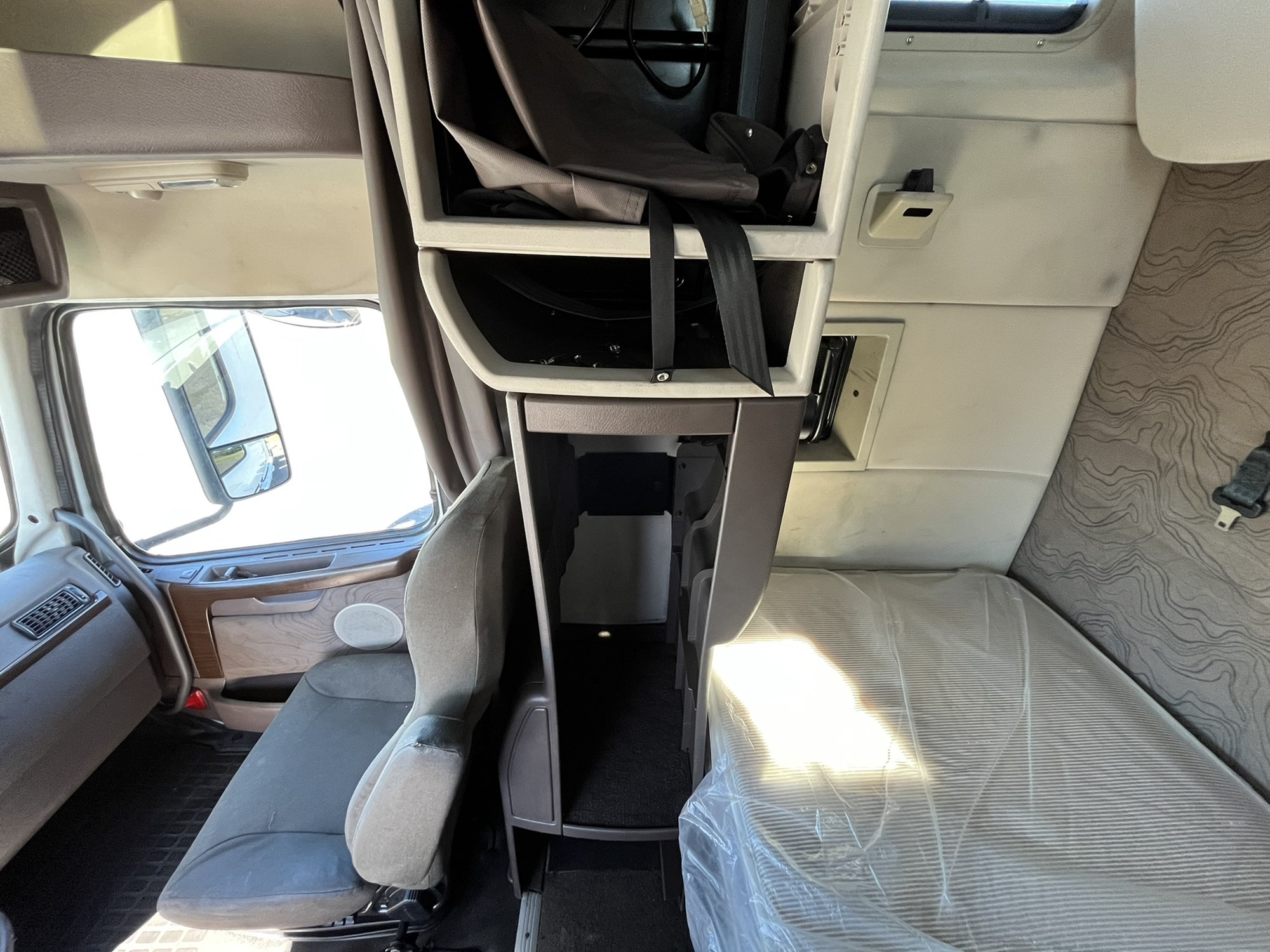 2018 VOLVO VNL64T670 1000991-11 2018 VOLVO VNL64T670 1000991-11