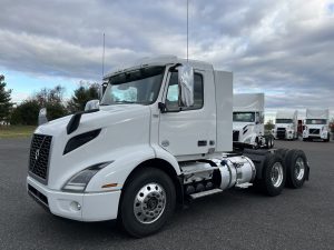 2018 VOLVO VNR64T300 1001000-01