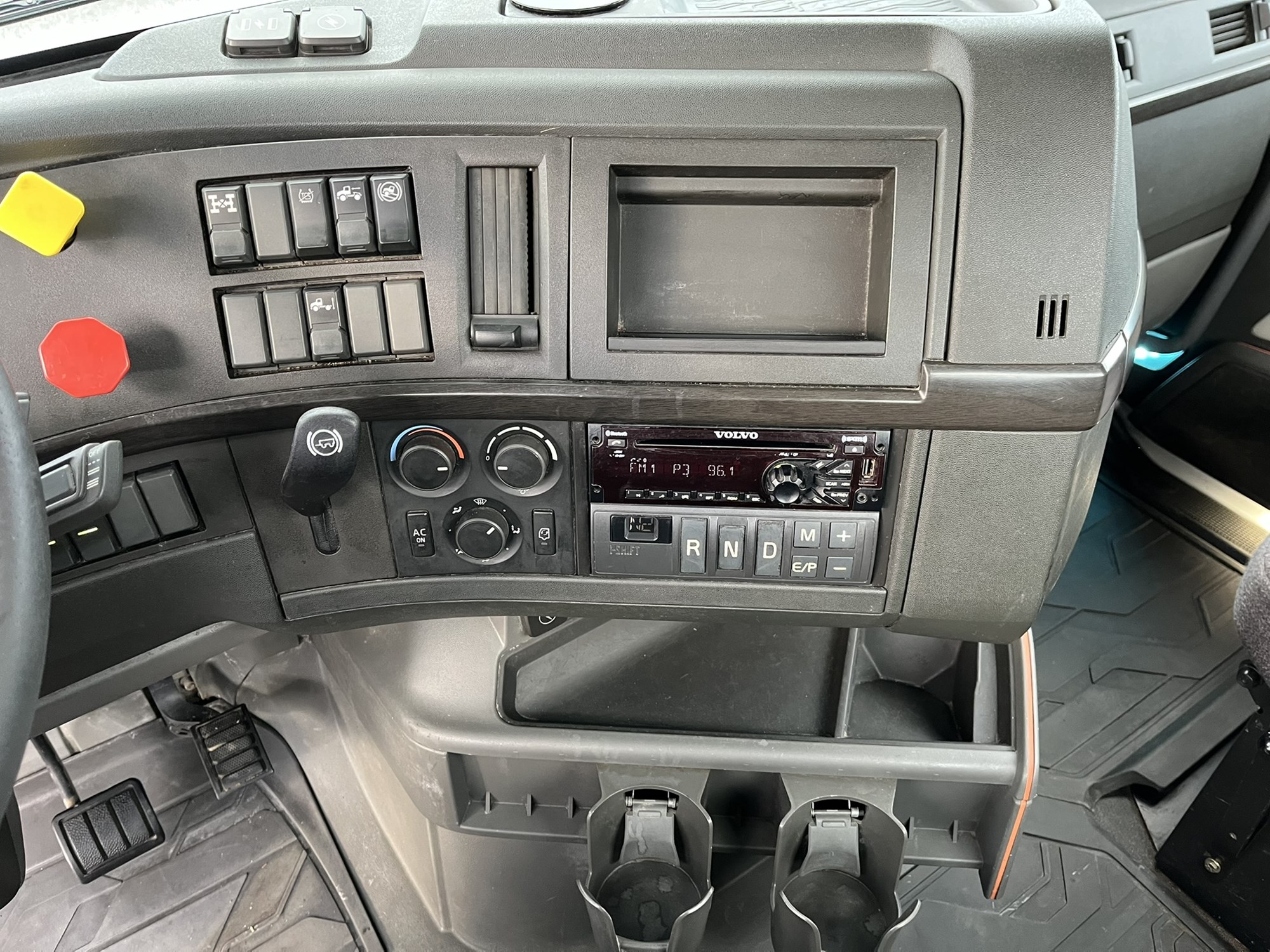 2018 VOLVO VNR64T300 1001000-10 2018 VOLVO VNR64T300 1001000-10