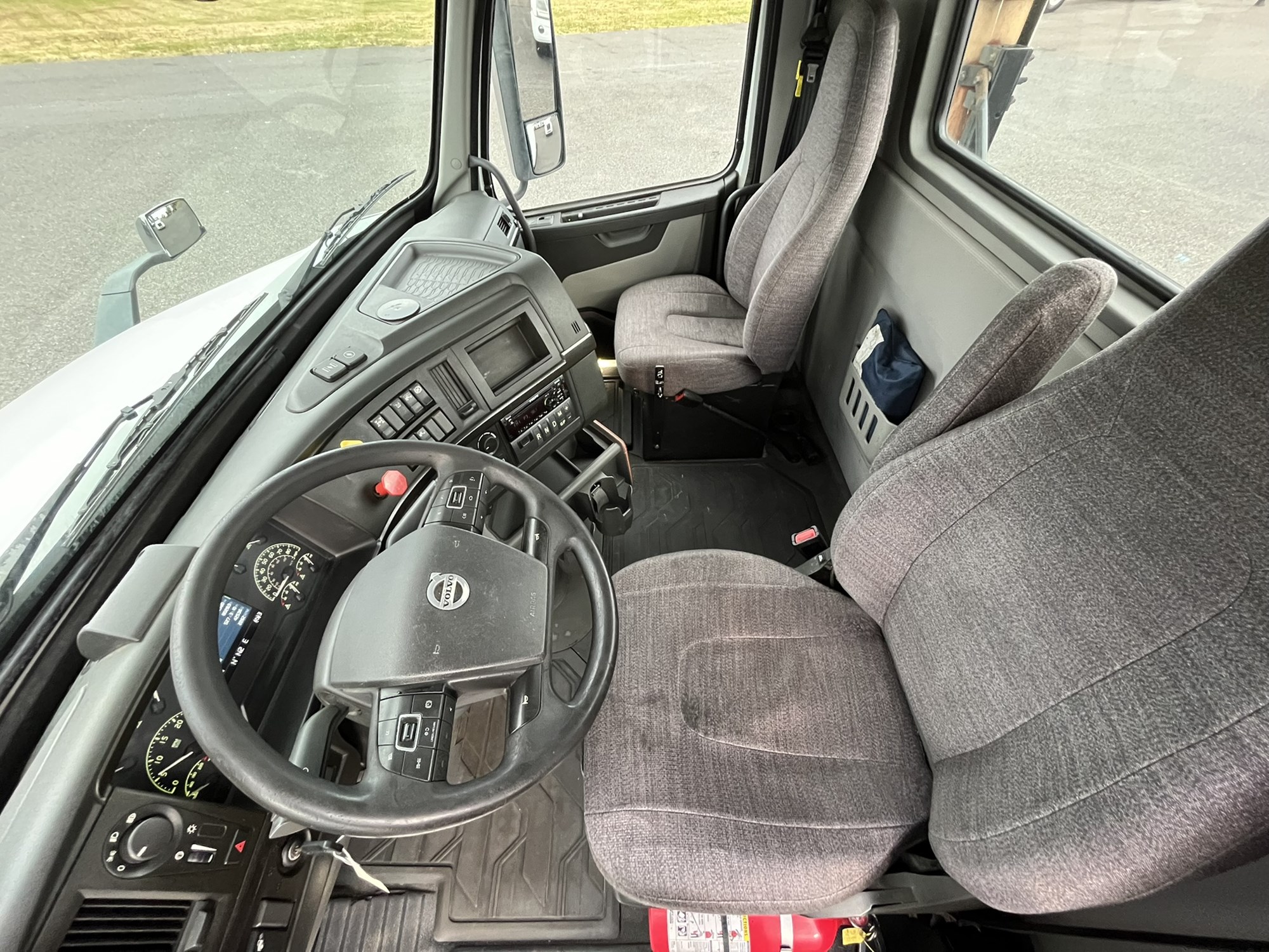 2018 VOLVO VNR64T300 1001000-12 2018 VOLVO VNR64T300 1001000-12