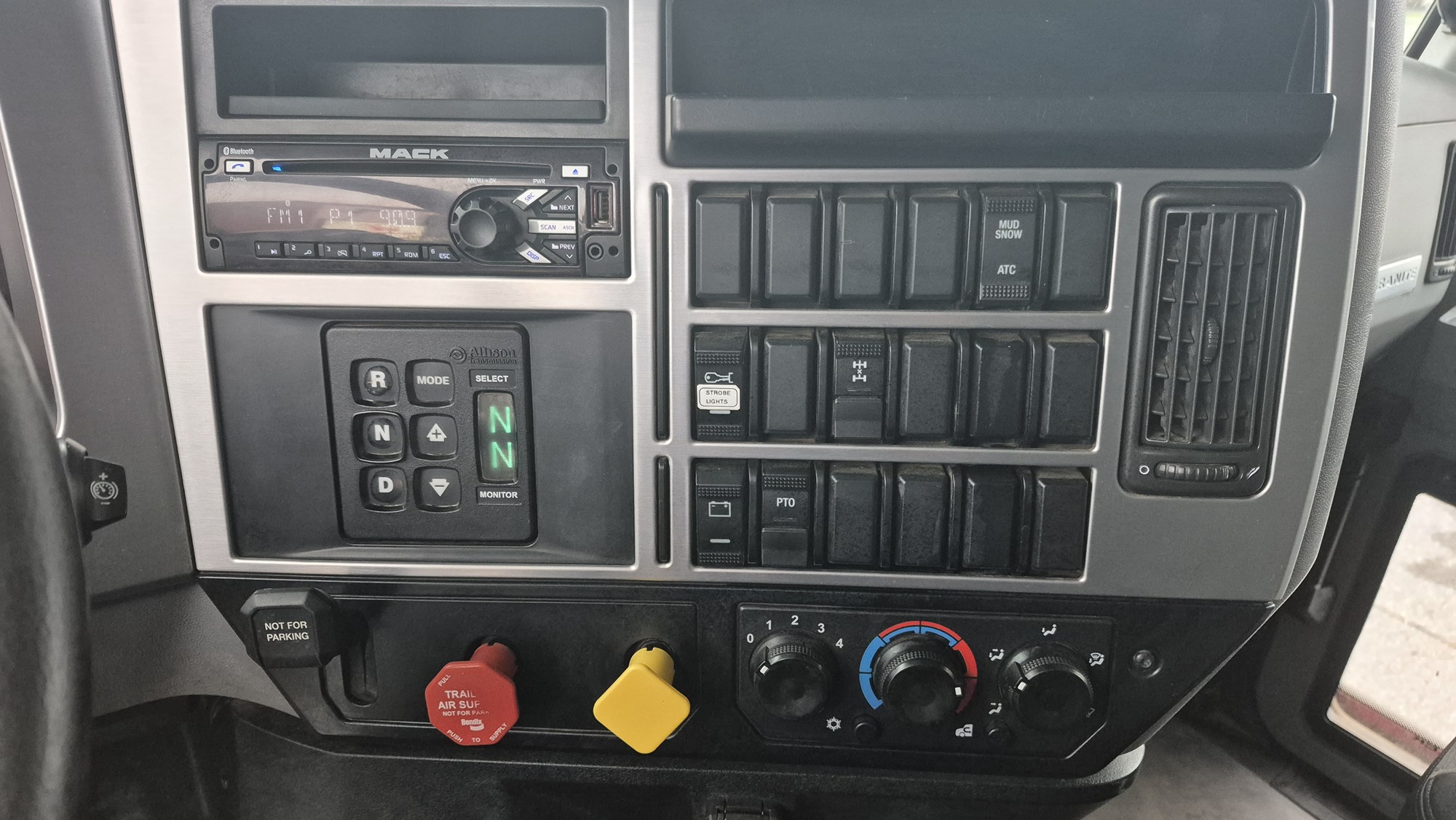 2019 MACK 64FR 1042917-08 2019 MACK 64FR 1042917-08