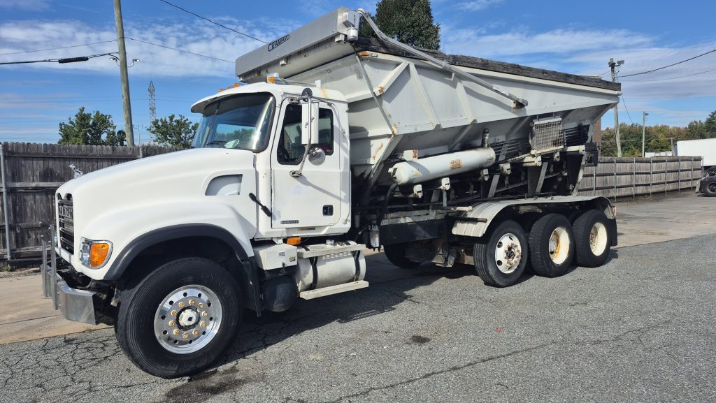 2003 MACK 700 - Bergey's Truck Centers: Medium & Heavy Duty Commercial ...