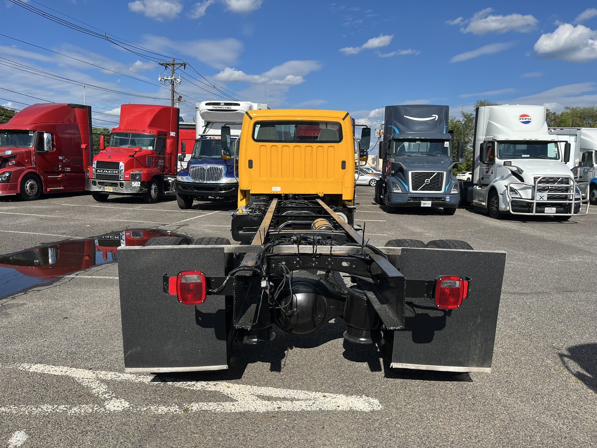 2021 FREIGHTLINER M2 1085561-05 2021 FREIGHTLINER M2 1085561-05