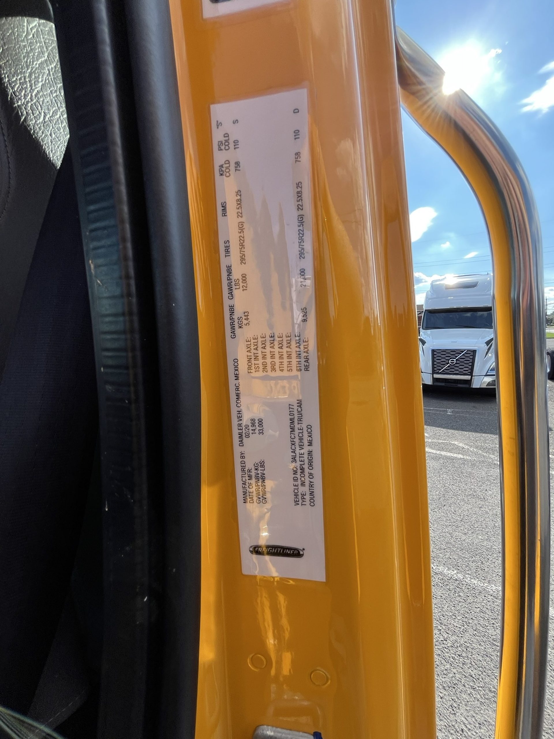 2021 FREIGHTLINER M2 1085561-12 2021 FREIGHTLINER M2 1085561-12