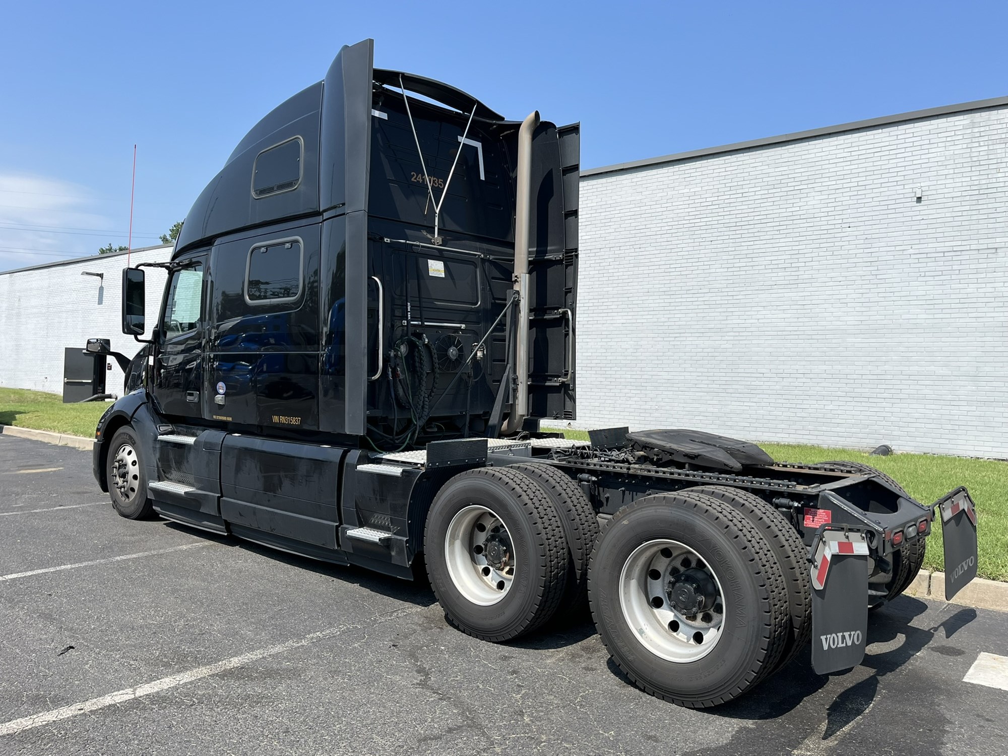 2024 Volvo VNL860 2024 Volvo VNL860 - image 6 of 6