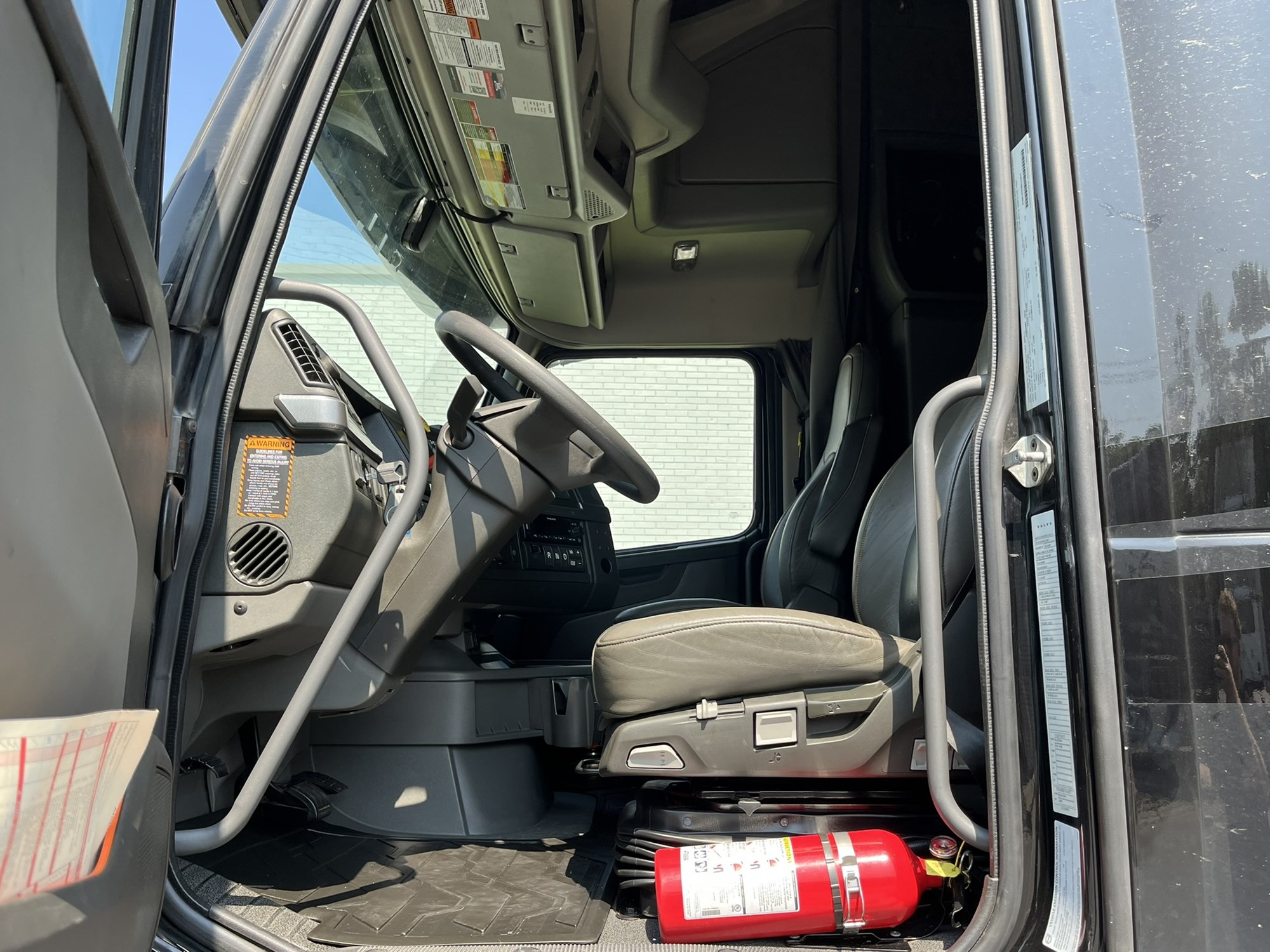 2024 Volvo VNL860 1091452-07 2024 Volvo VNL860 1091452-07