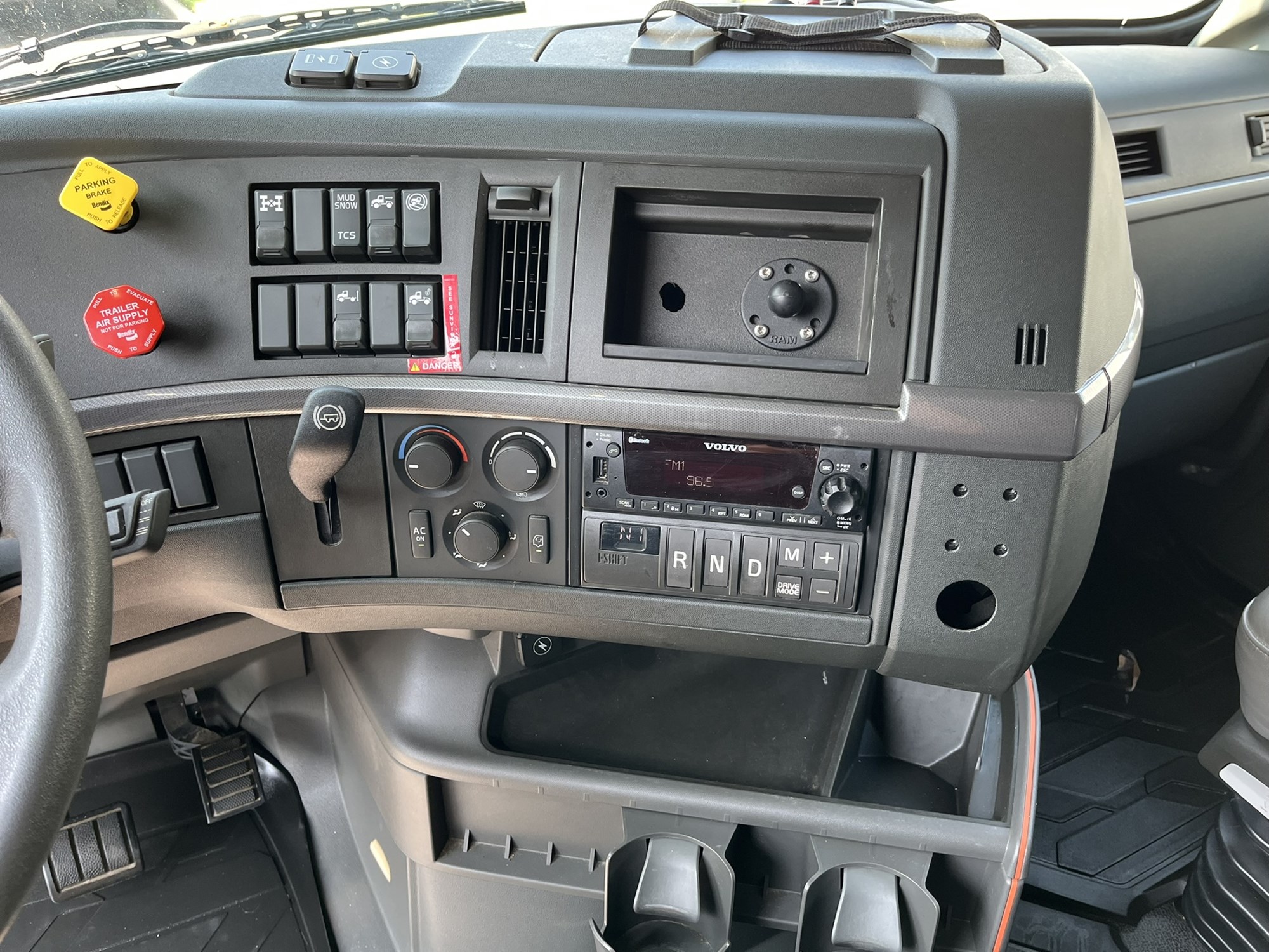 2024 Volvo VNL860 1091452-10 2024 Volvo VNL860 1091452-10