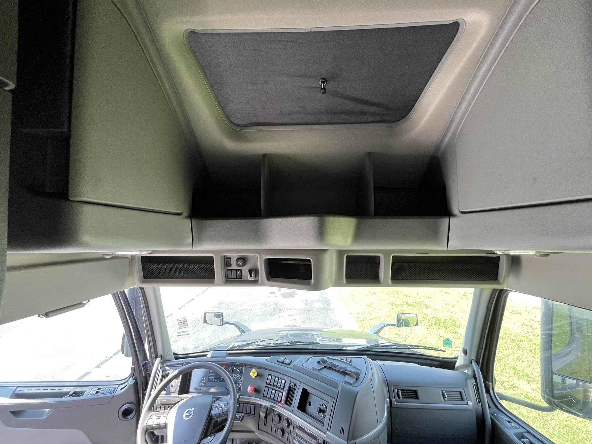 2024 Volvo VNL860 1091452-15 2024 Volvo VNL860 1091452-15