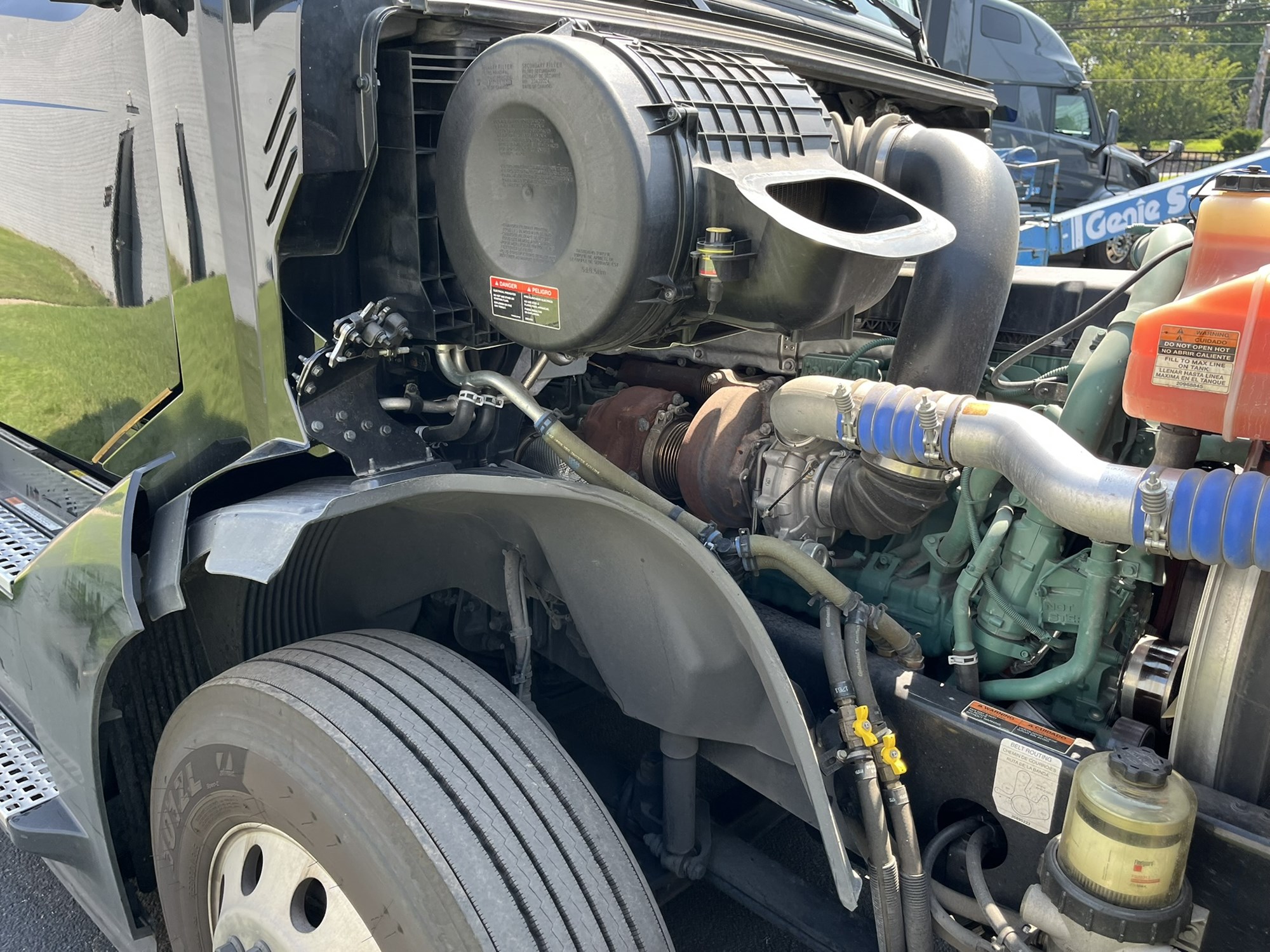 2024 Volvo VNL860 1091452-20 2024 Volvo VNL860 1091452-20