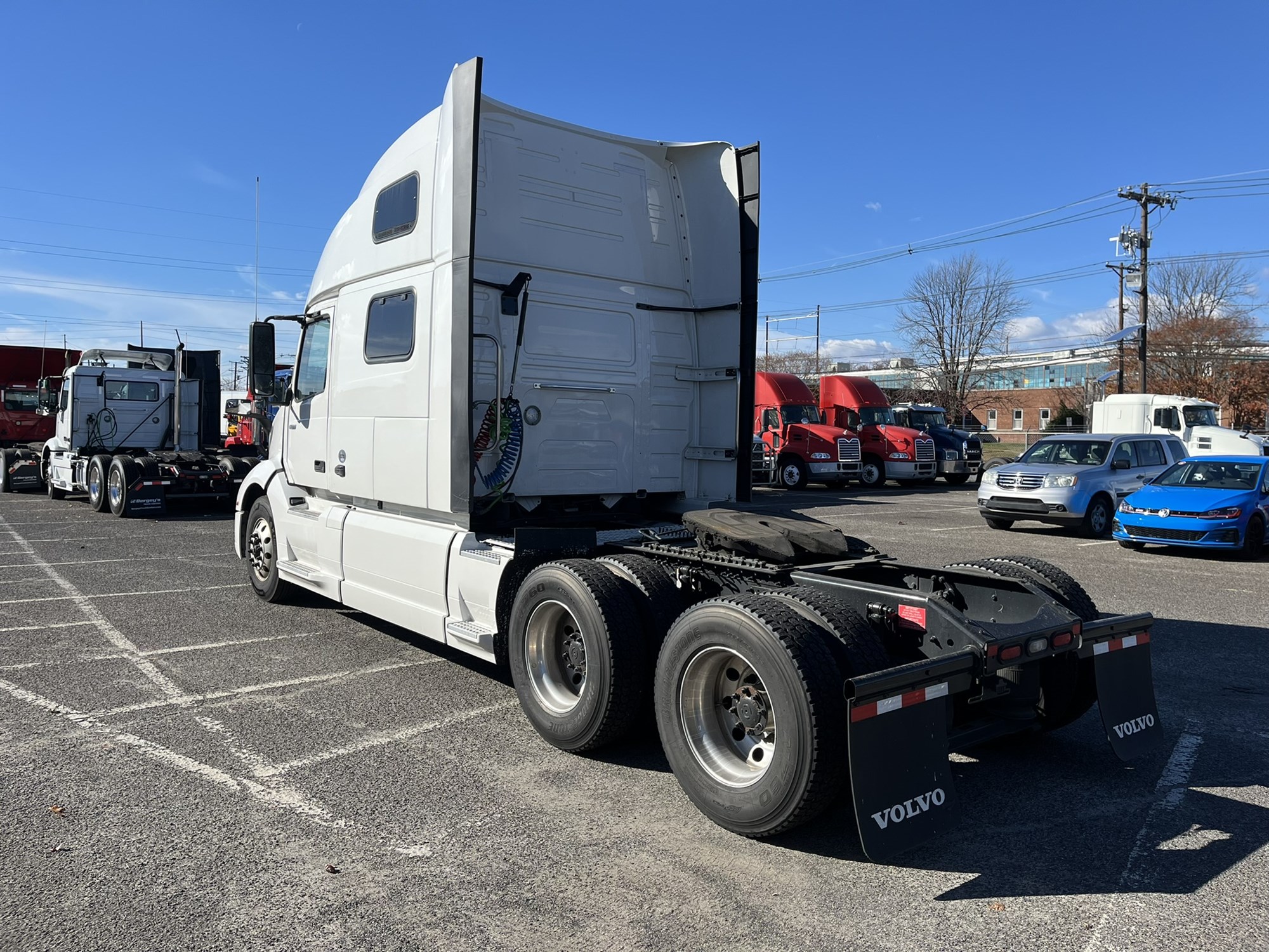 2023 VOLVO VNL860 - image 6 of 6