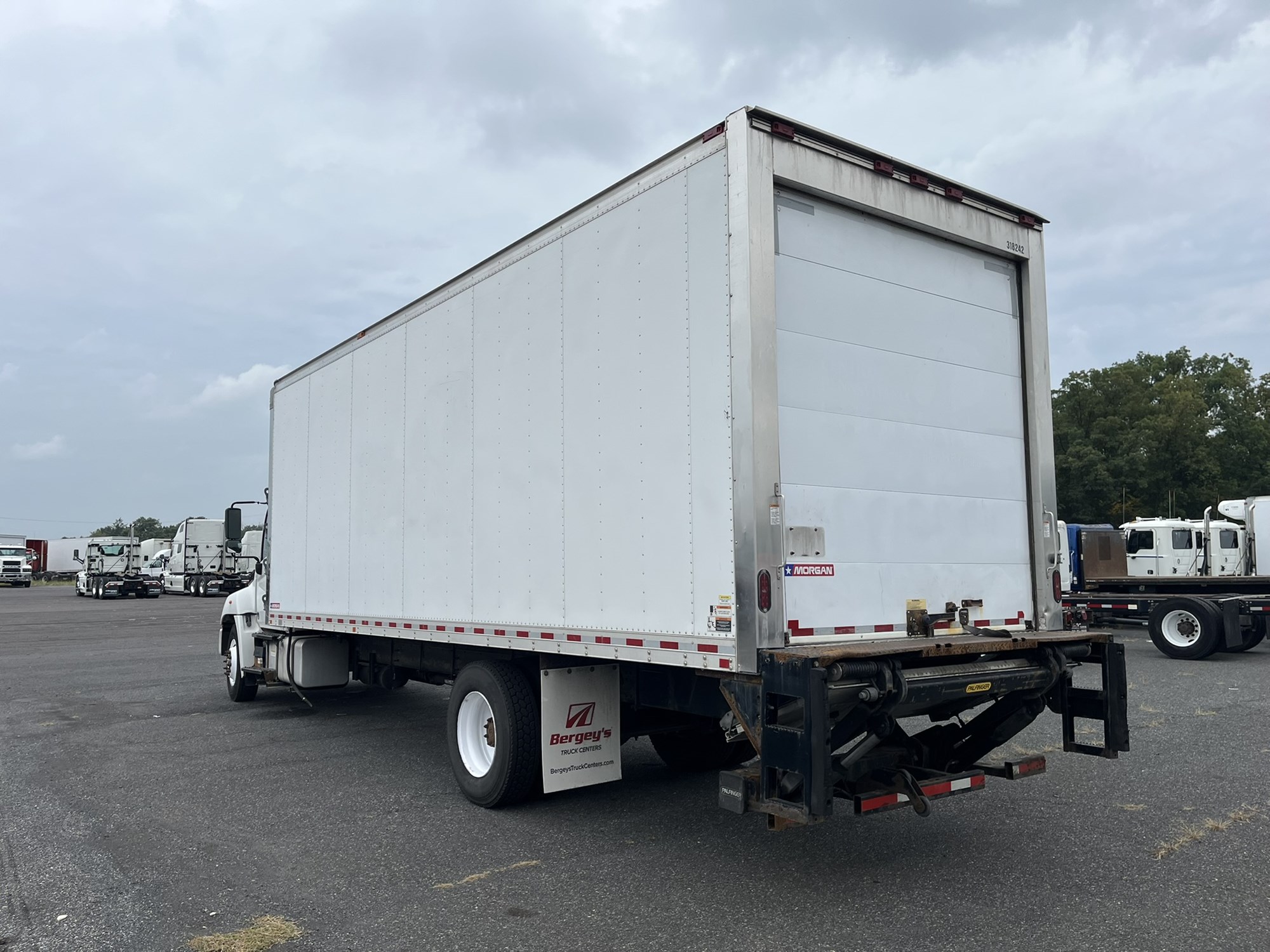 2018 HINO 338 1203054-06 2018 HINO 338 1203054-06