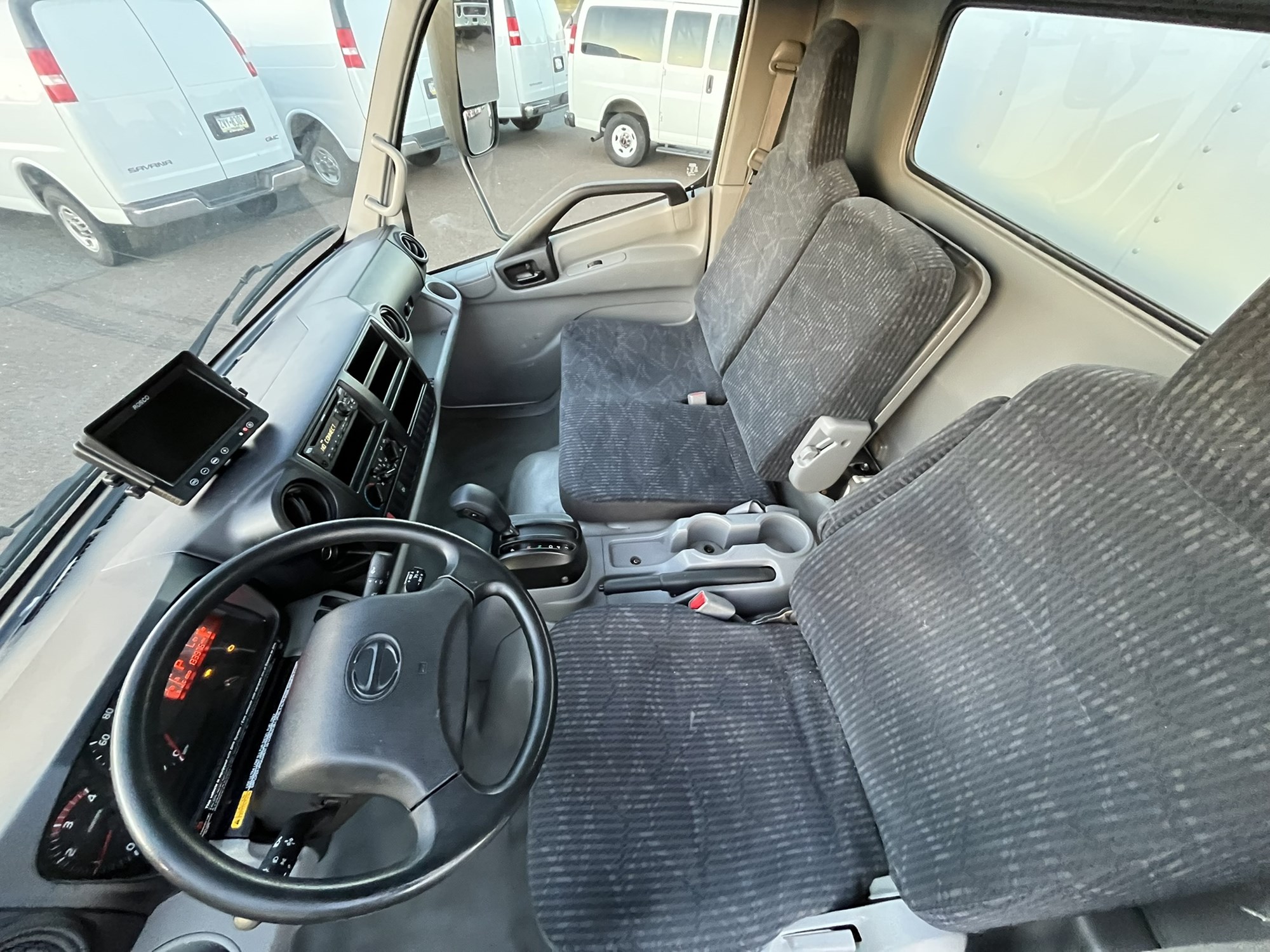 2020 HINO 195 1000003-13 2020 HINO 195 1000003-13