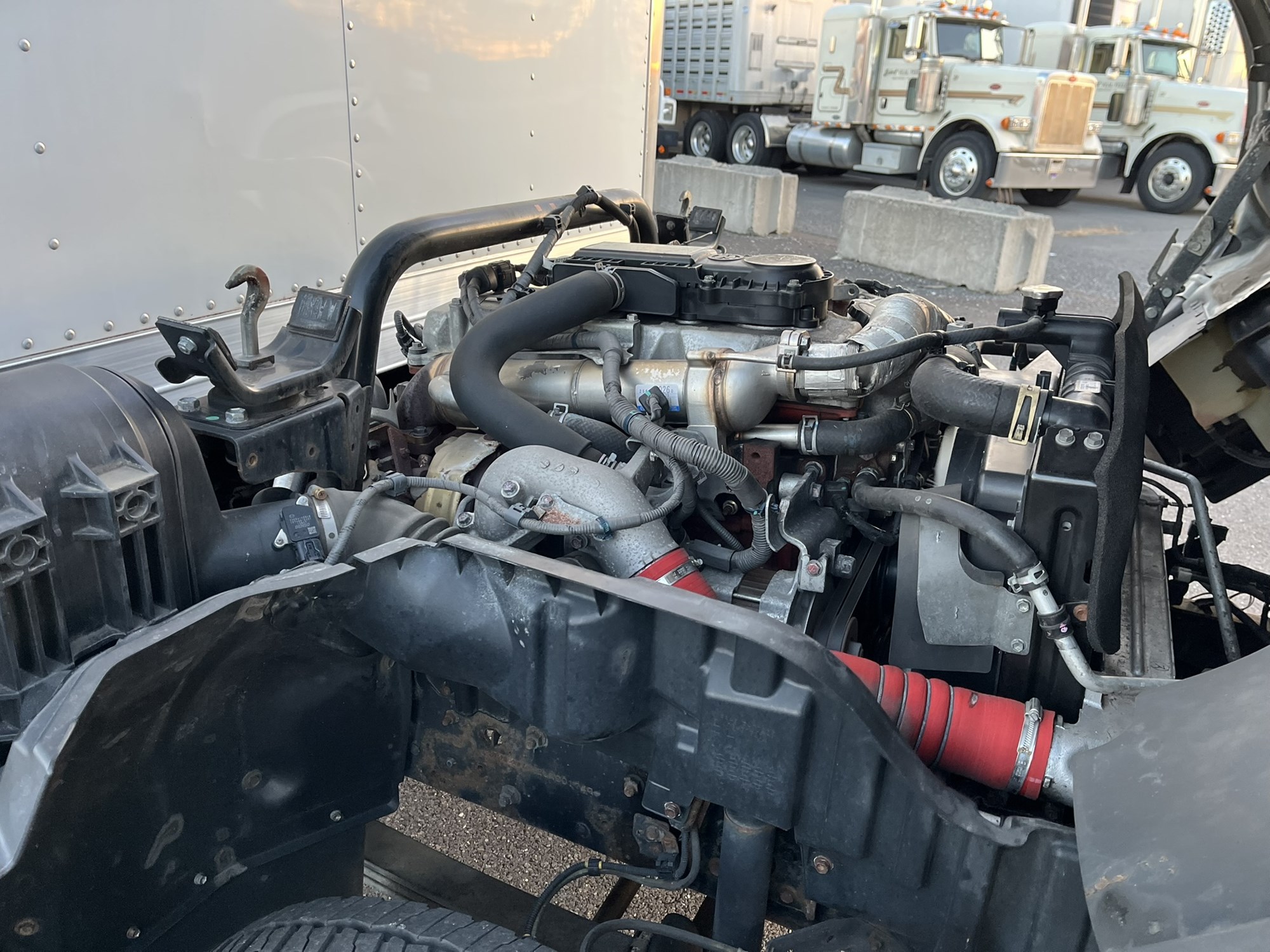 2020 HINO 195 1000003-18 2020 HINO 195 1000003-18