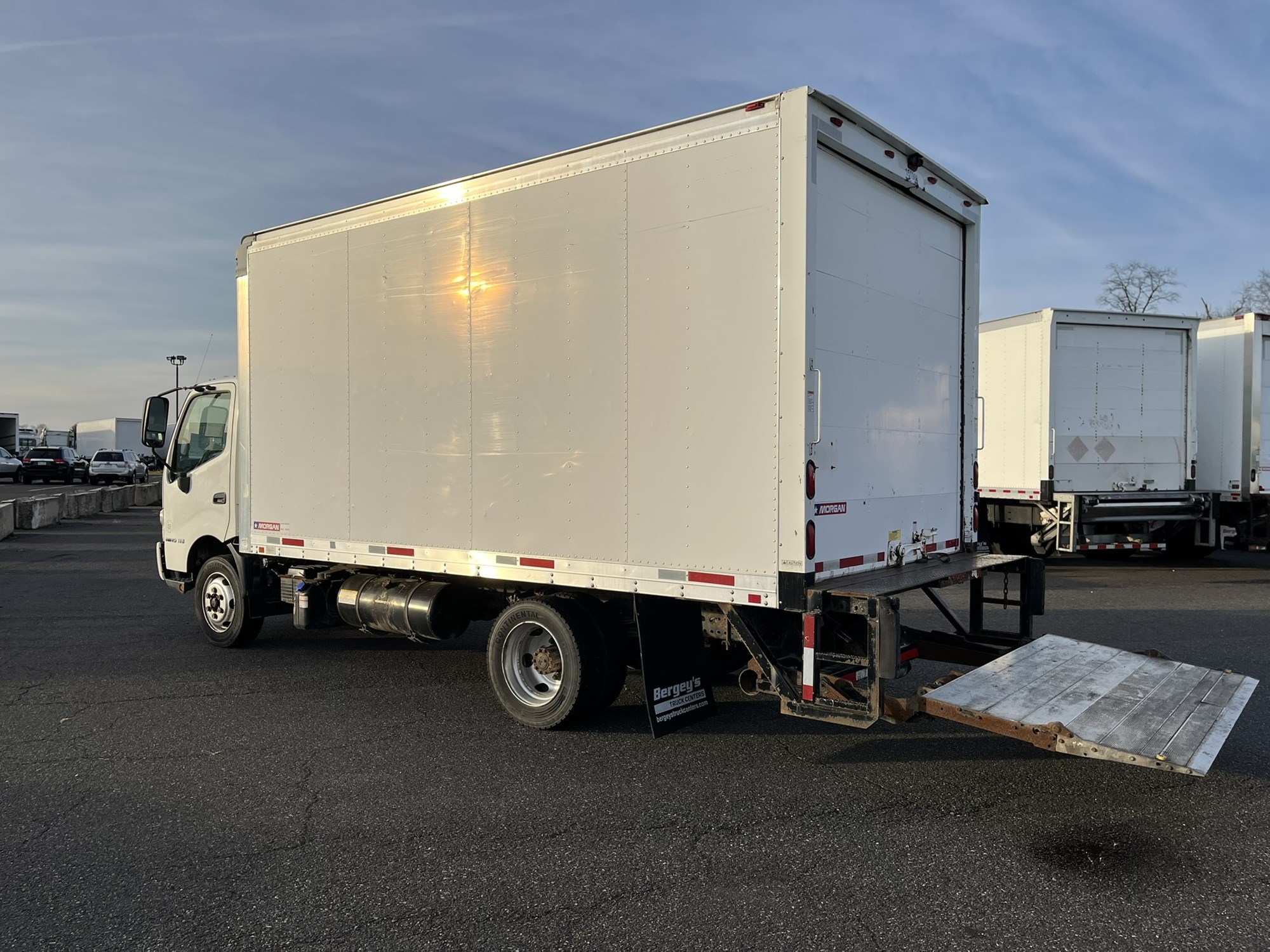 2015 HINO 195 1000441-06 2015 HINO 195 1000441-06