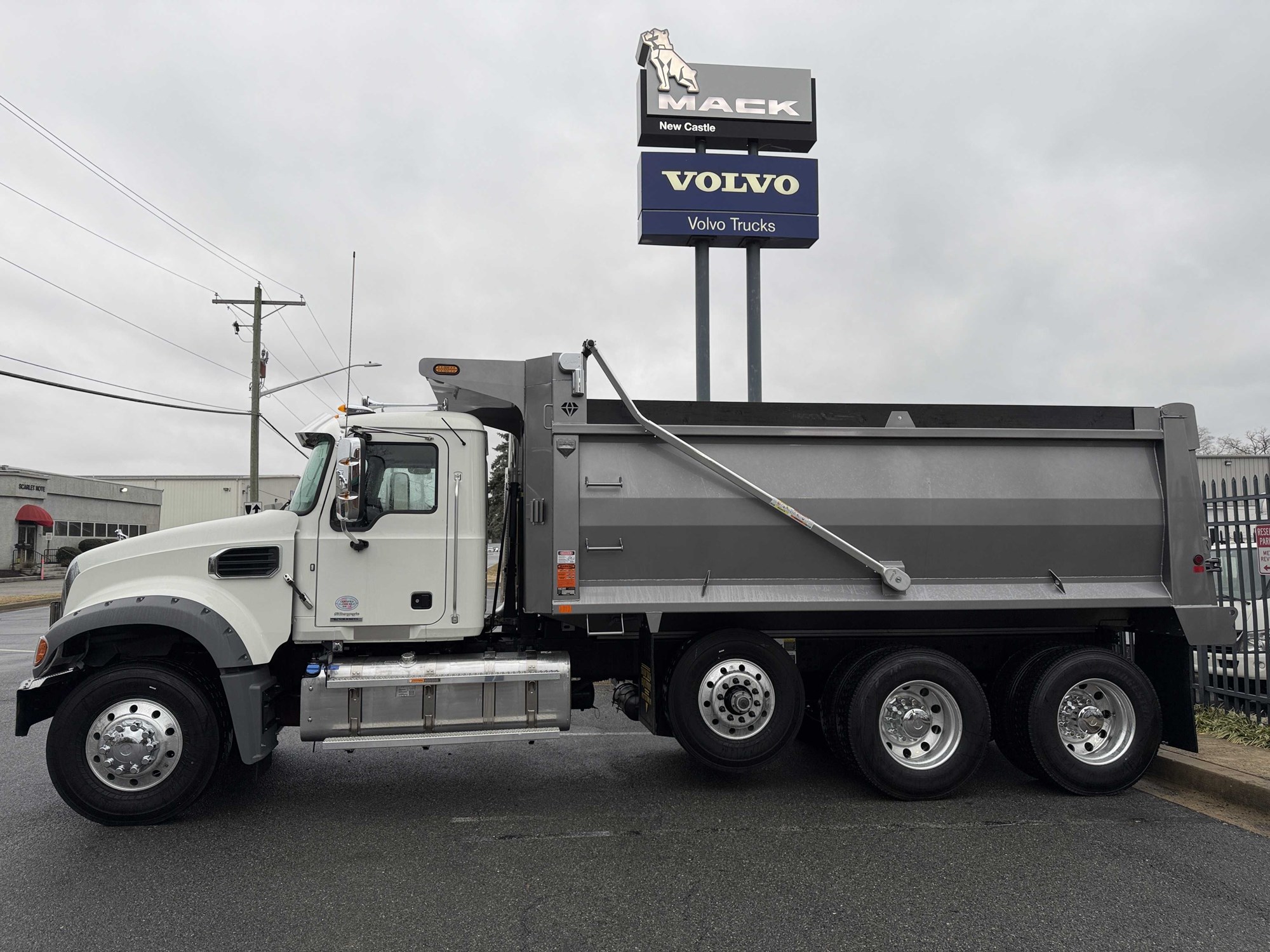 2026 MACK GR64FR 2026 MACK GR64FR - image 2 of 6