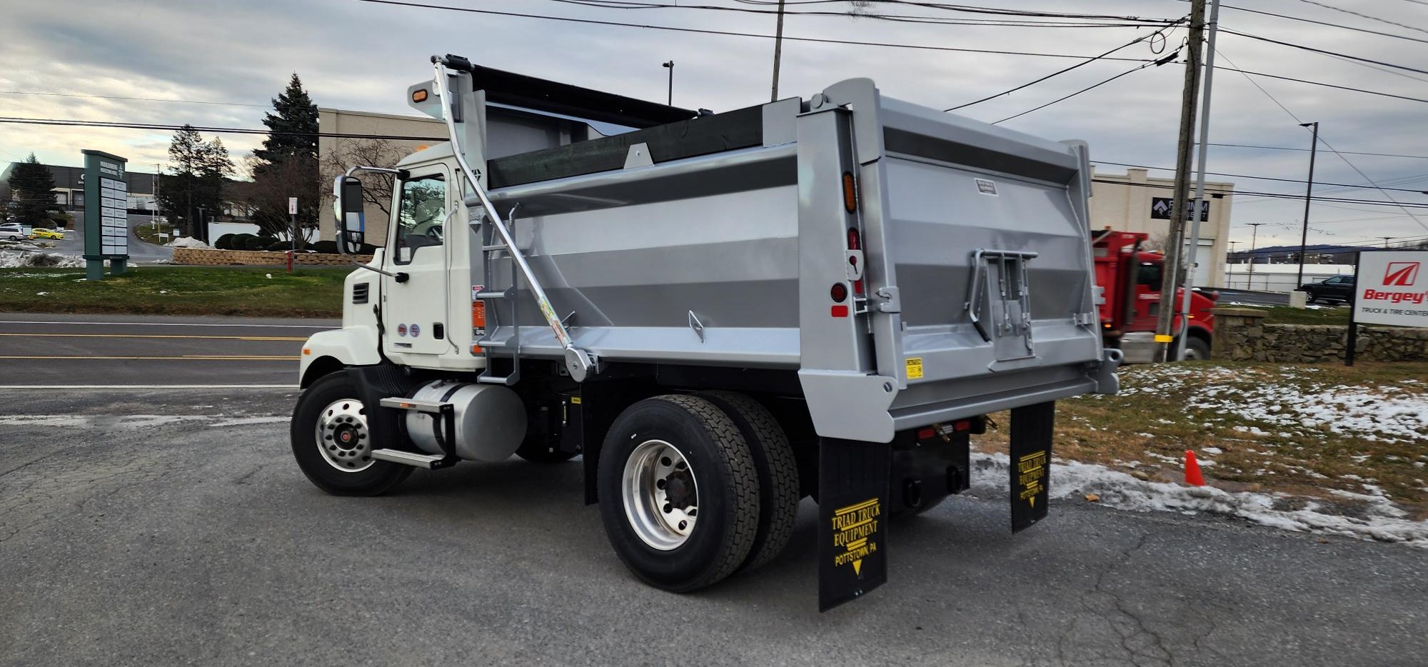 2025 MACK MD742 2025 MACK MD742 - image 3 of 5