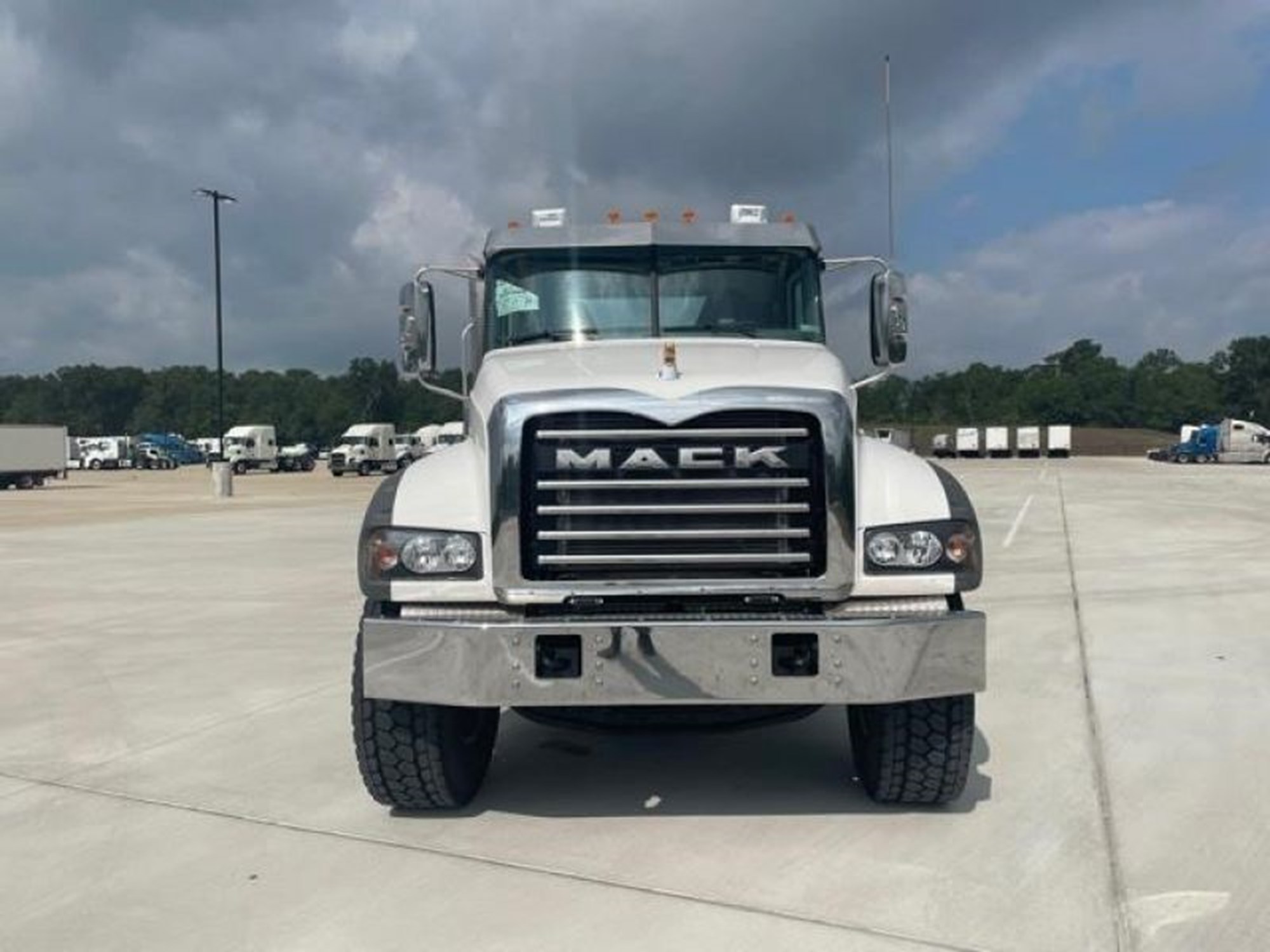 2027 MACK Granite 64FR 1101136-01 2027 MACK Granite 64FR 1101136-01