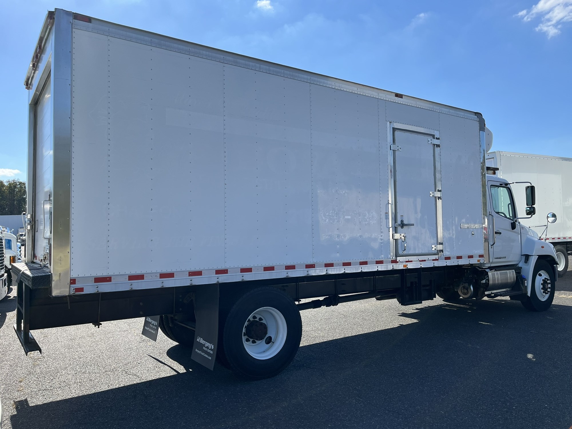 2020 HINO 268A 1000028-04 2020 HINO 268A 1000028-04