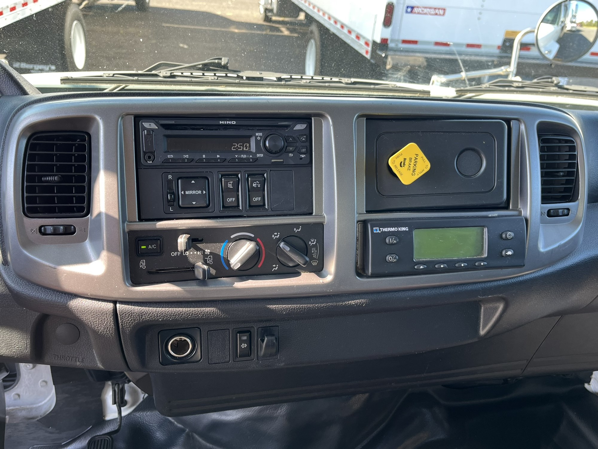 2020 HINO 268A 1000028-11 2020 HINO 268A 1000028-11