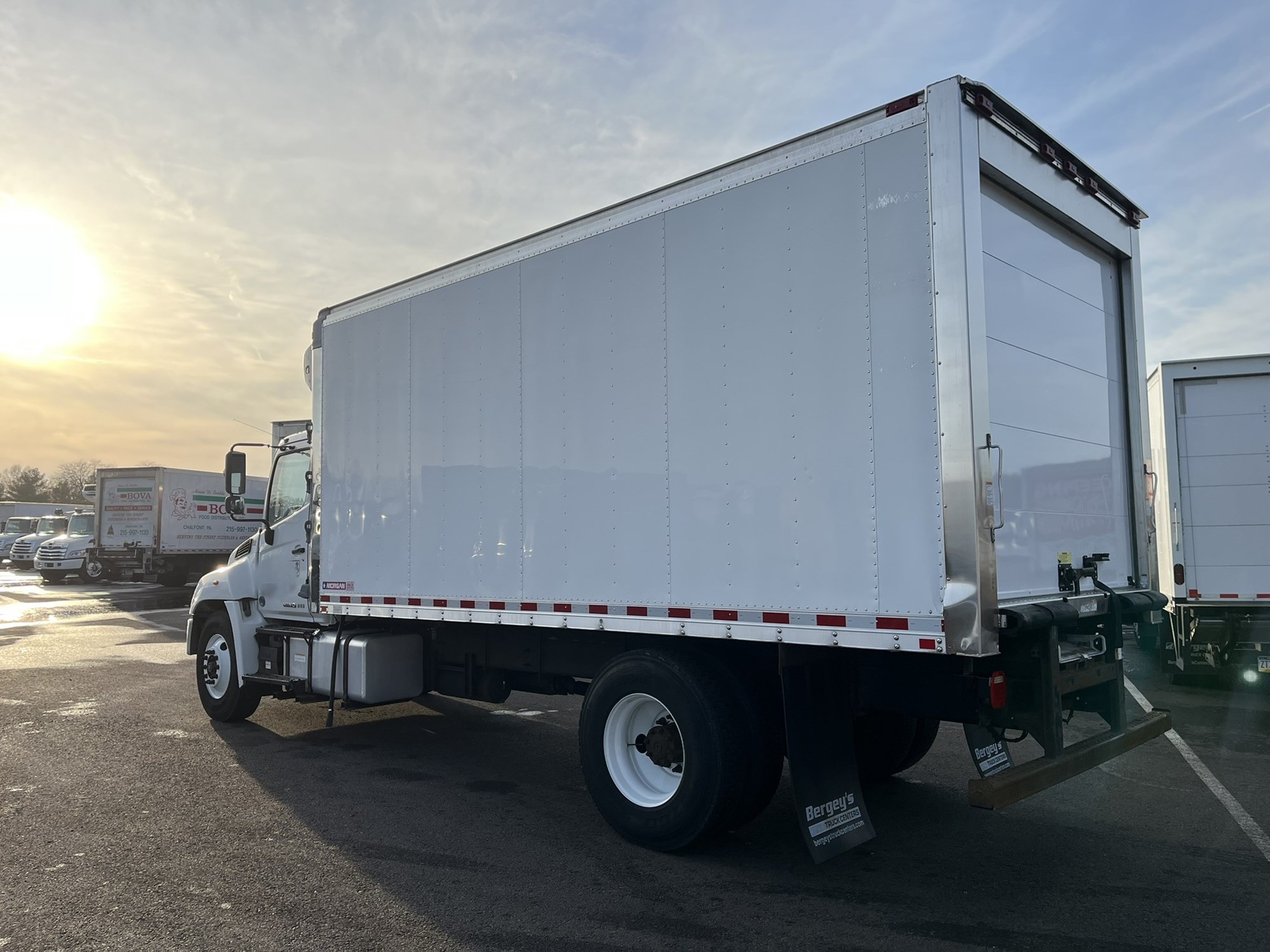 2016 HINO 268A 1000462-04 2016 HINO 268A 1000462-04