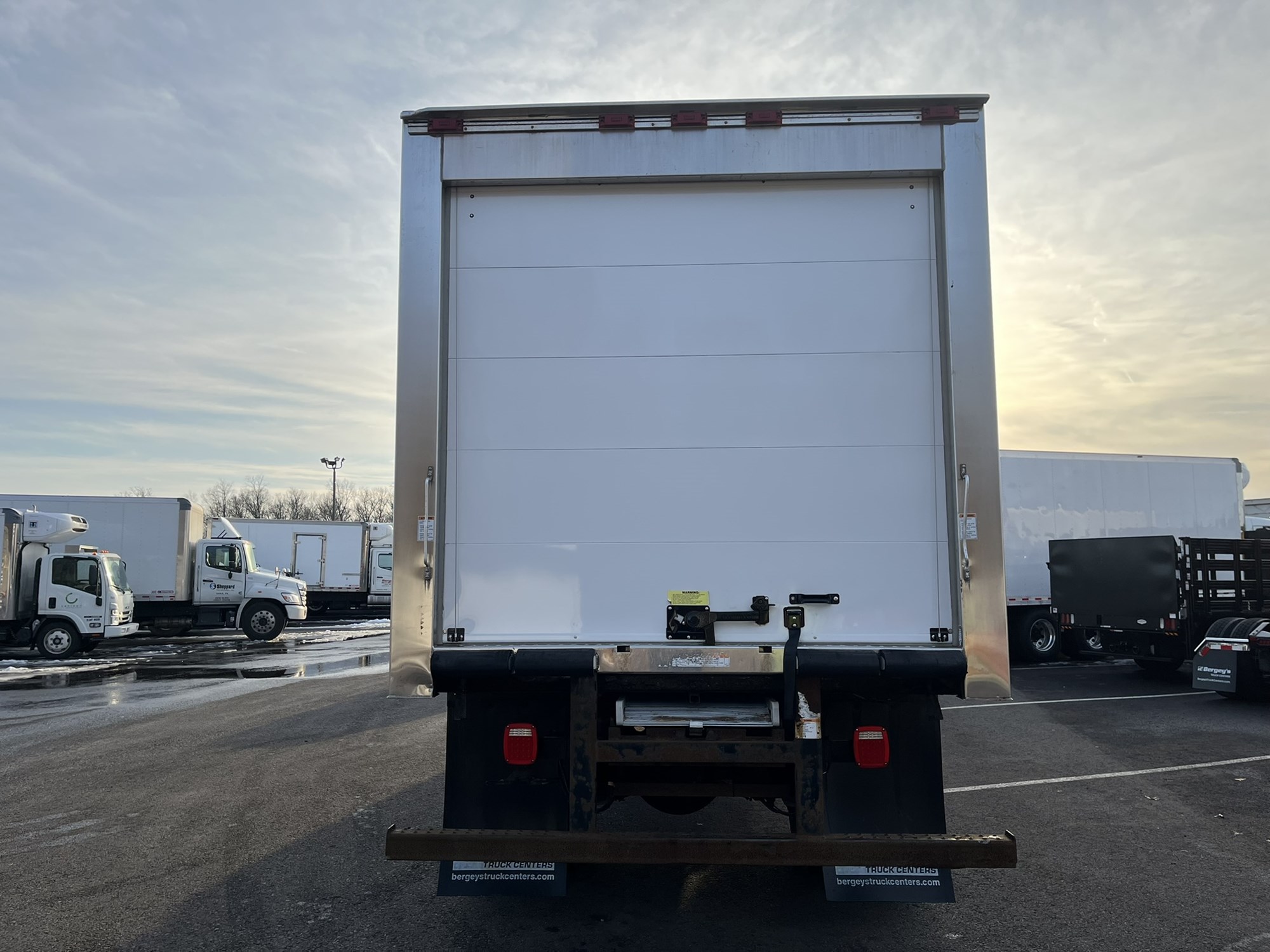 2016 HINO 268A 1000462-06 2016 HINO 268A 1000462-06