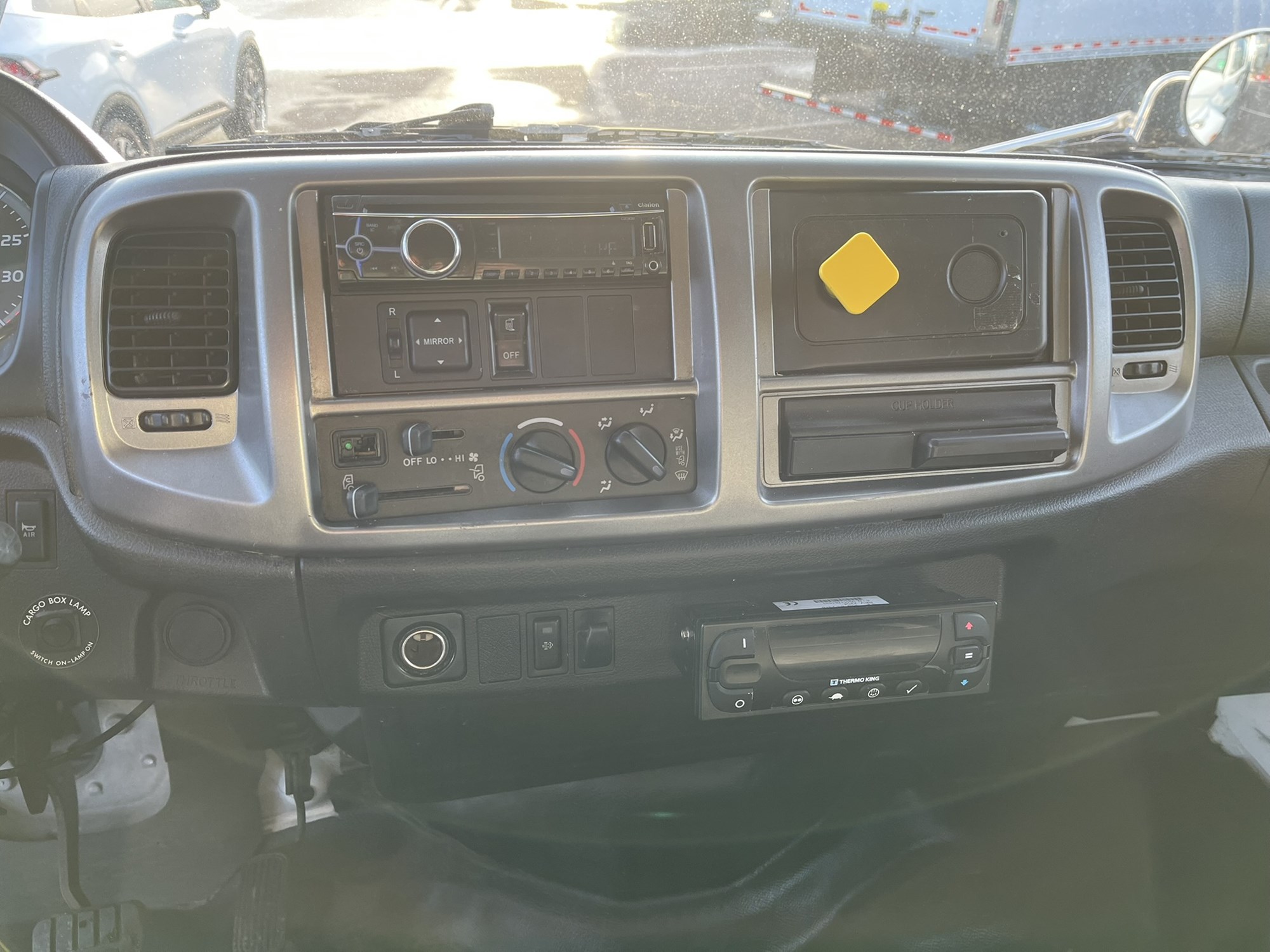 2016 HINO 268A 1000462-11 2016 HINO 268A 1000462-11