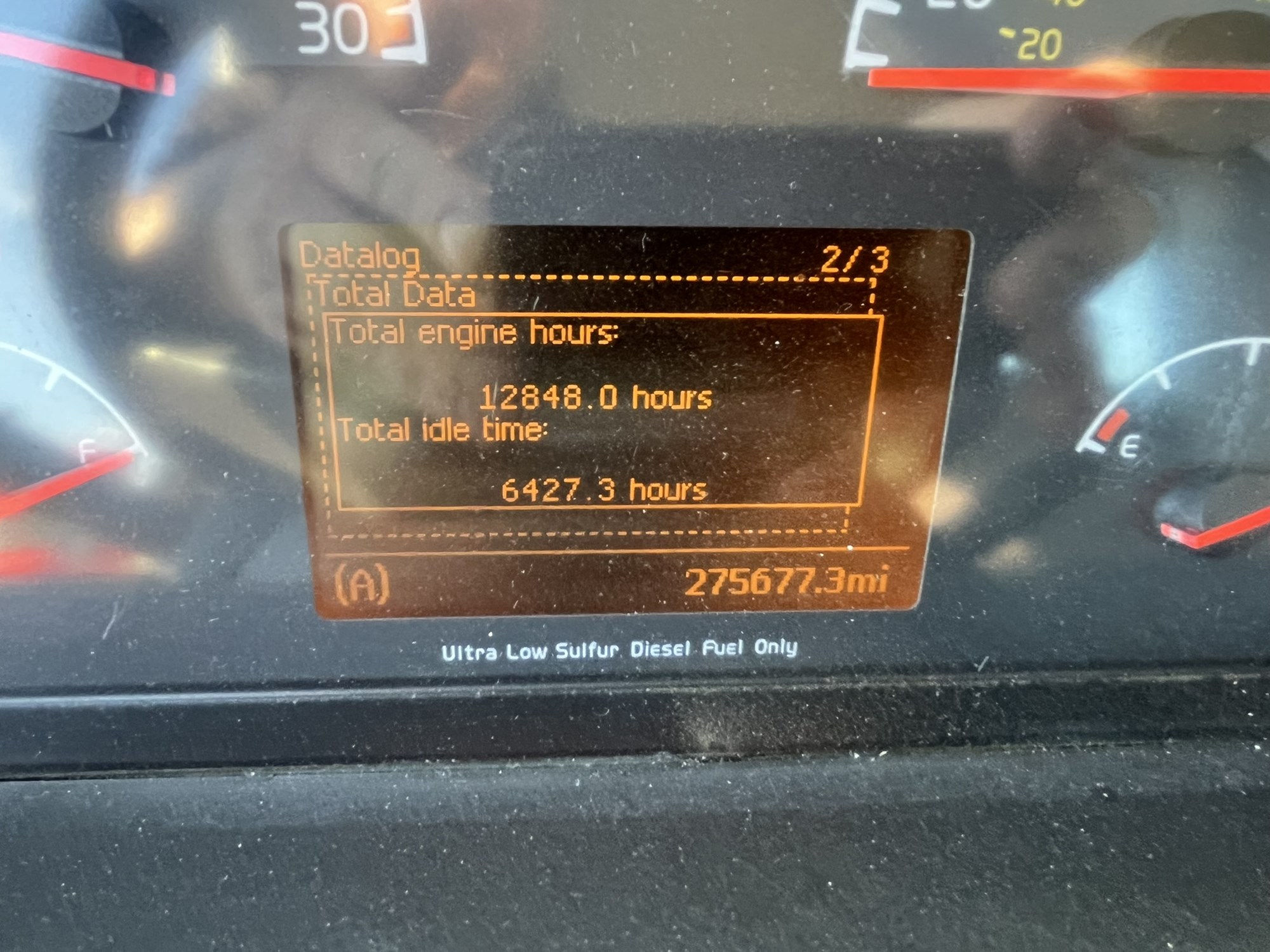 2017 VOLVO VNL64T300 2017 VOLVO VNL64T300 - image 1 of 3