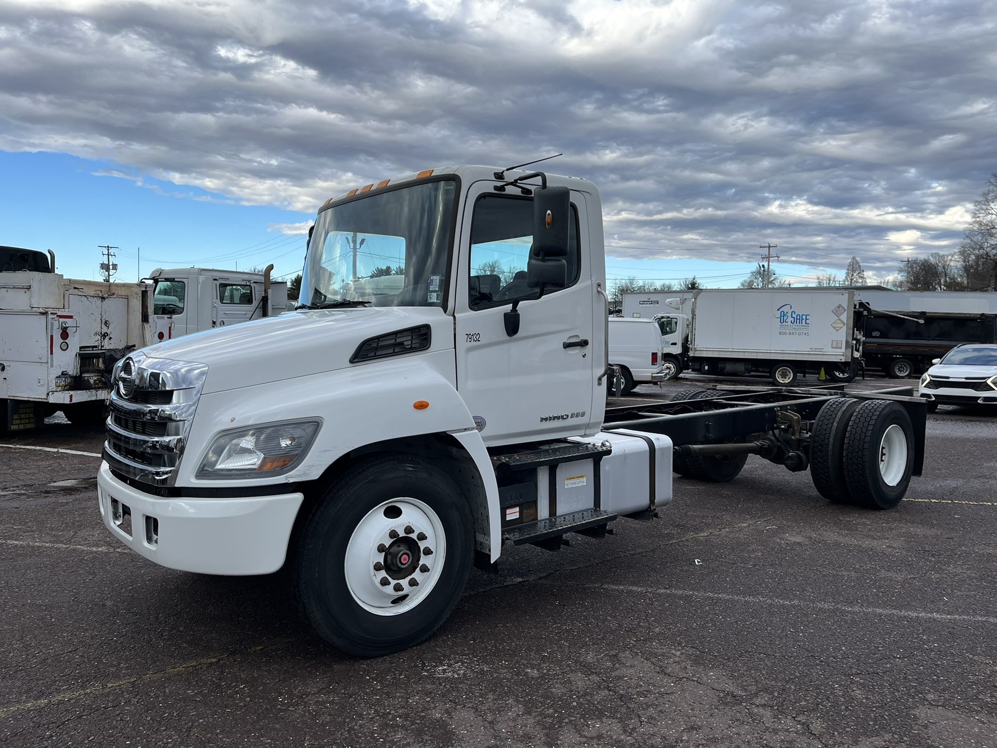 2019 HINO 268A 2019 HINO 268A - image 1 of 6
