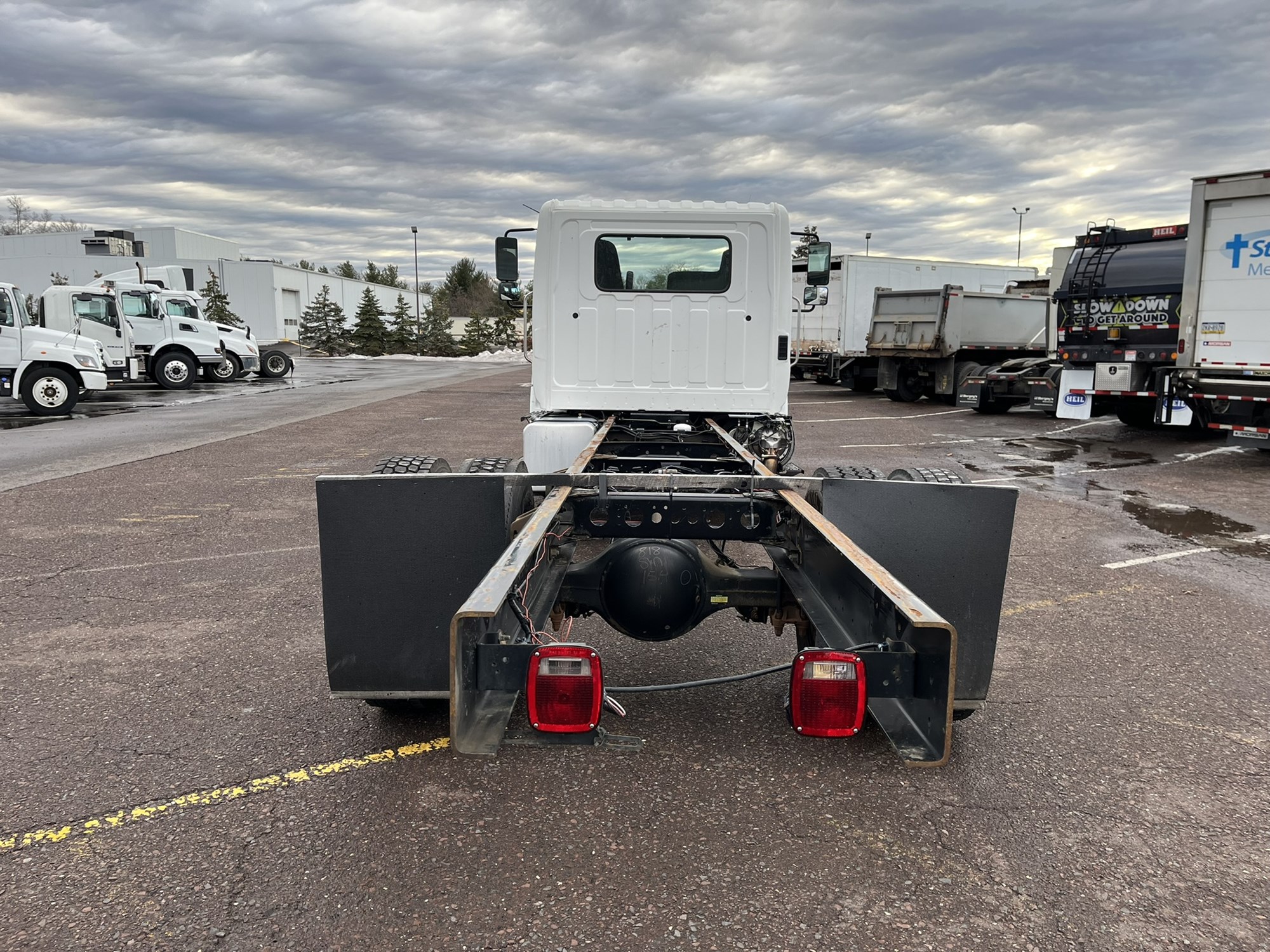 2019 HINO 268A 2019 HINO 268A - image 5 of 6