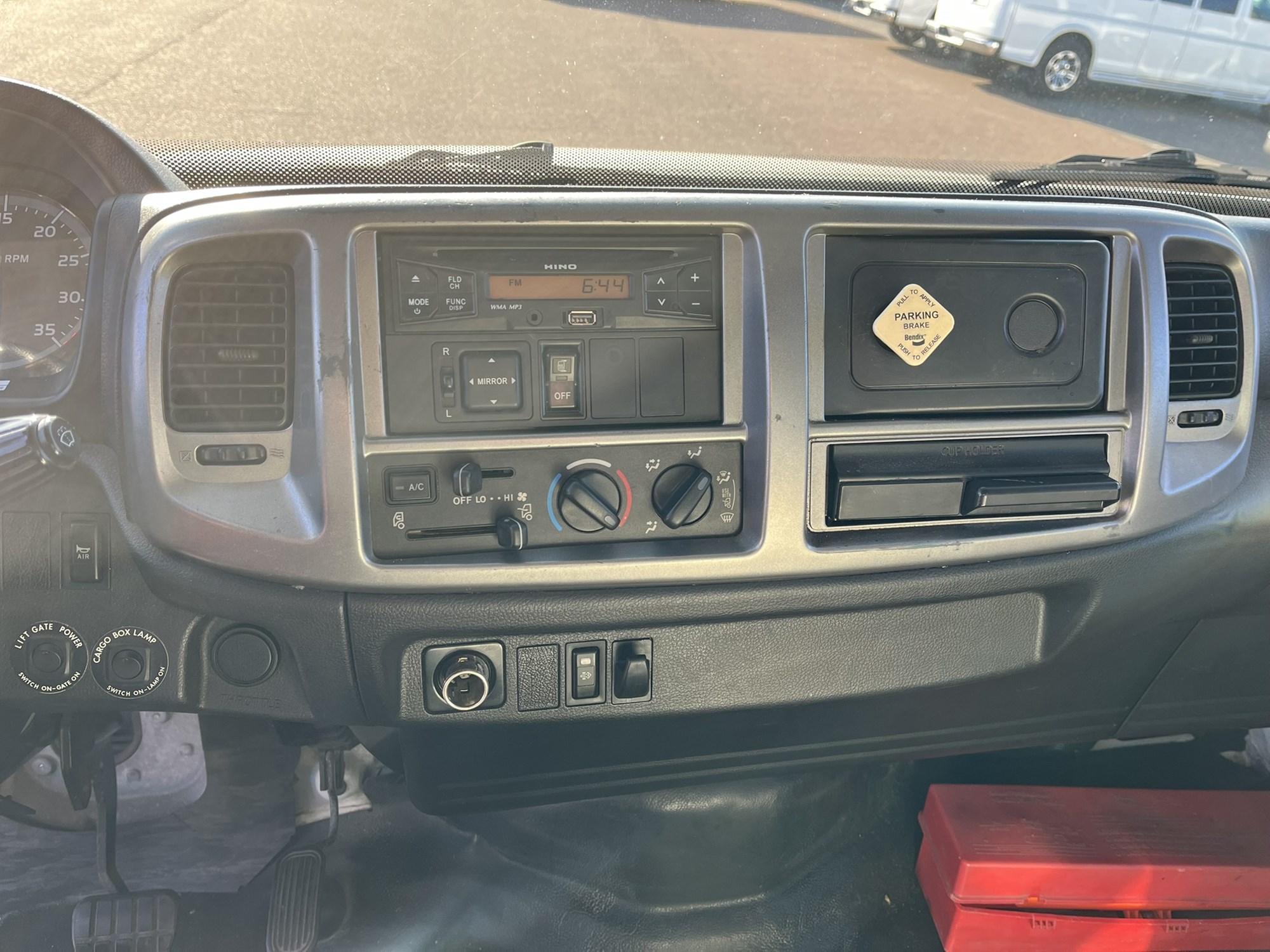 2015 HINO 338 1015479-11 2015 HINO 338 1015479-11